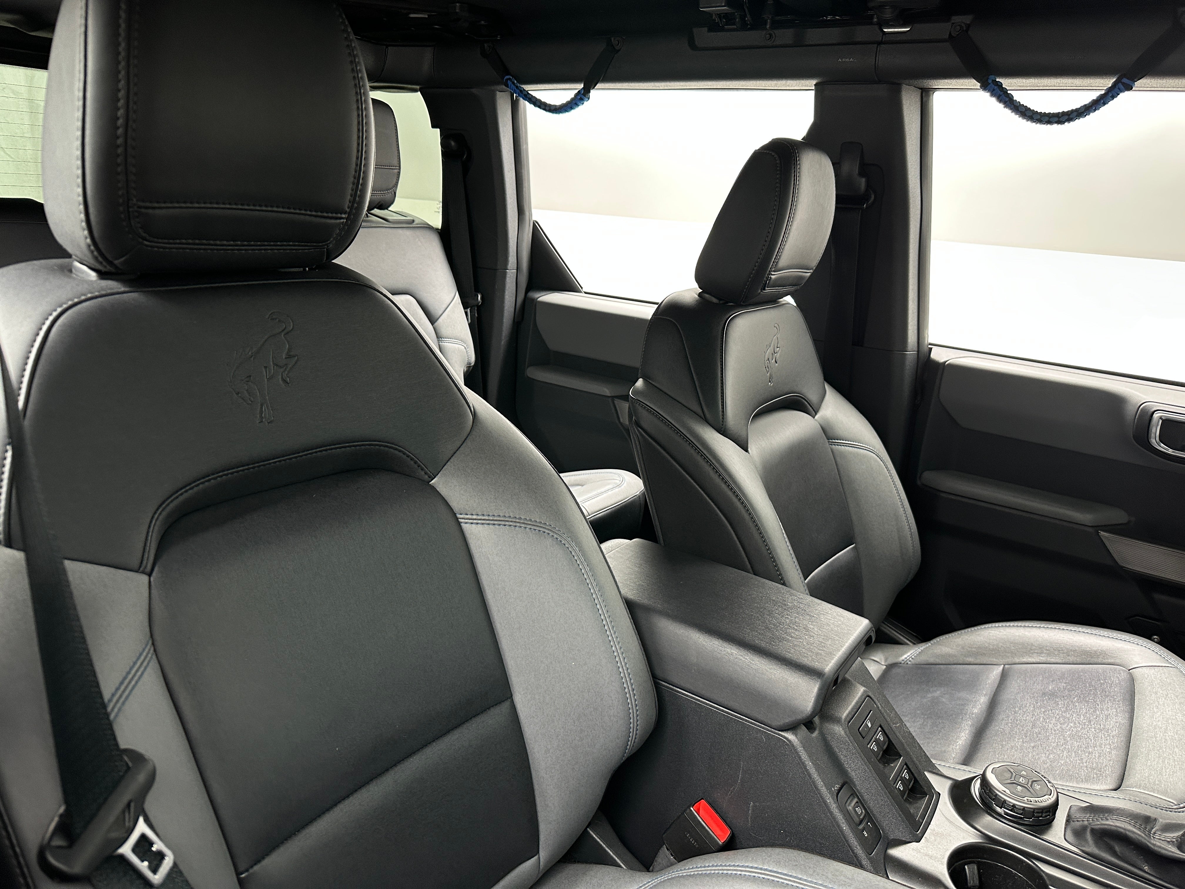 2022 Ford Bronco Black Diamond 2