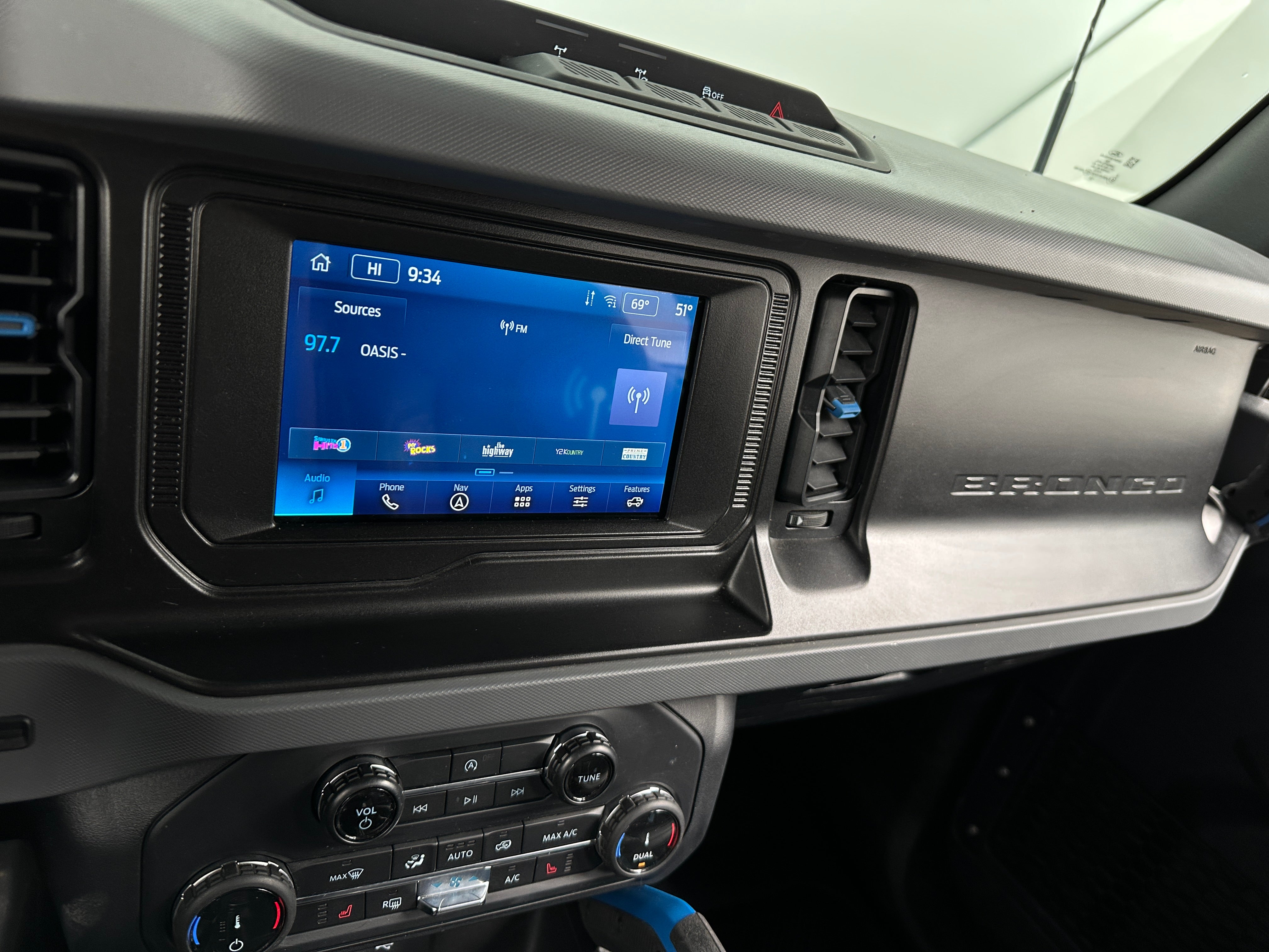 2022 Ford Bronco Black Diamond 4