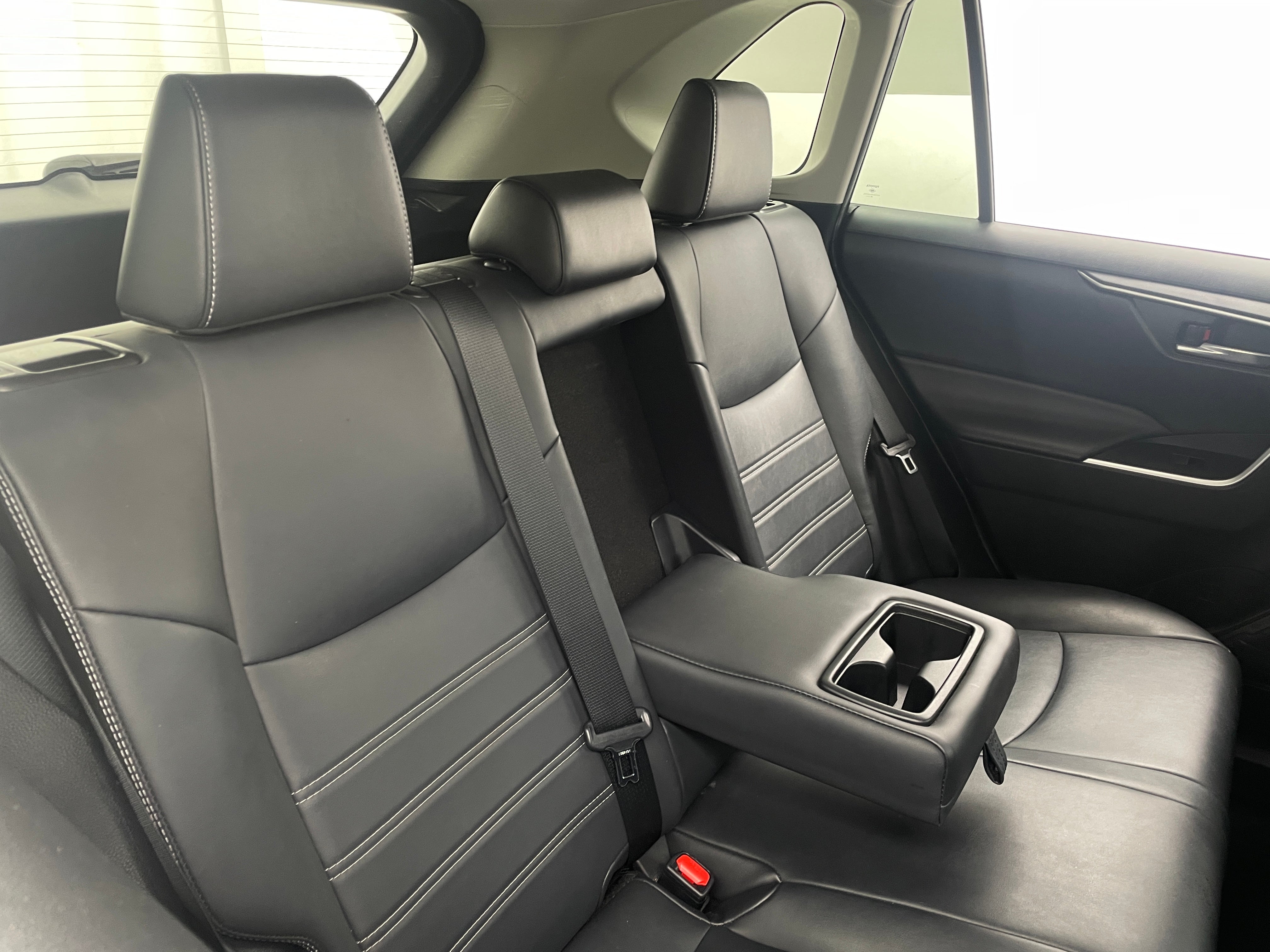 2021 Toyota RAV4 XLE Premium 5