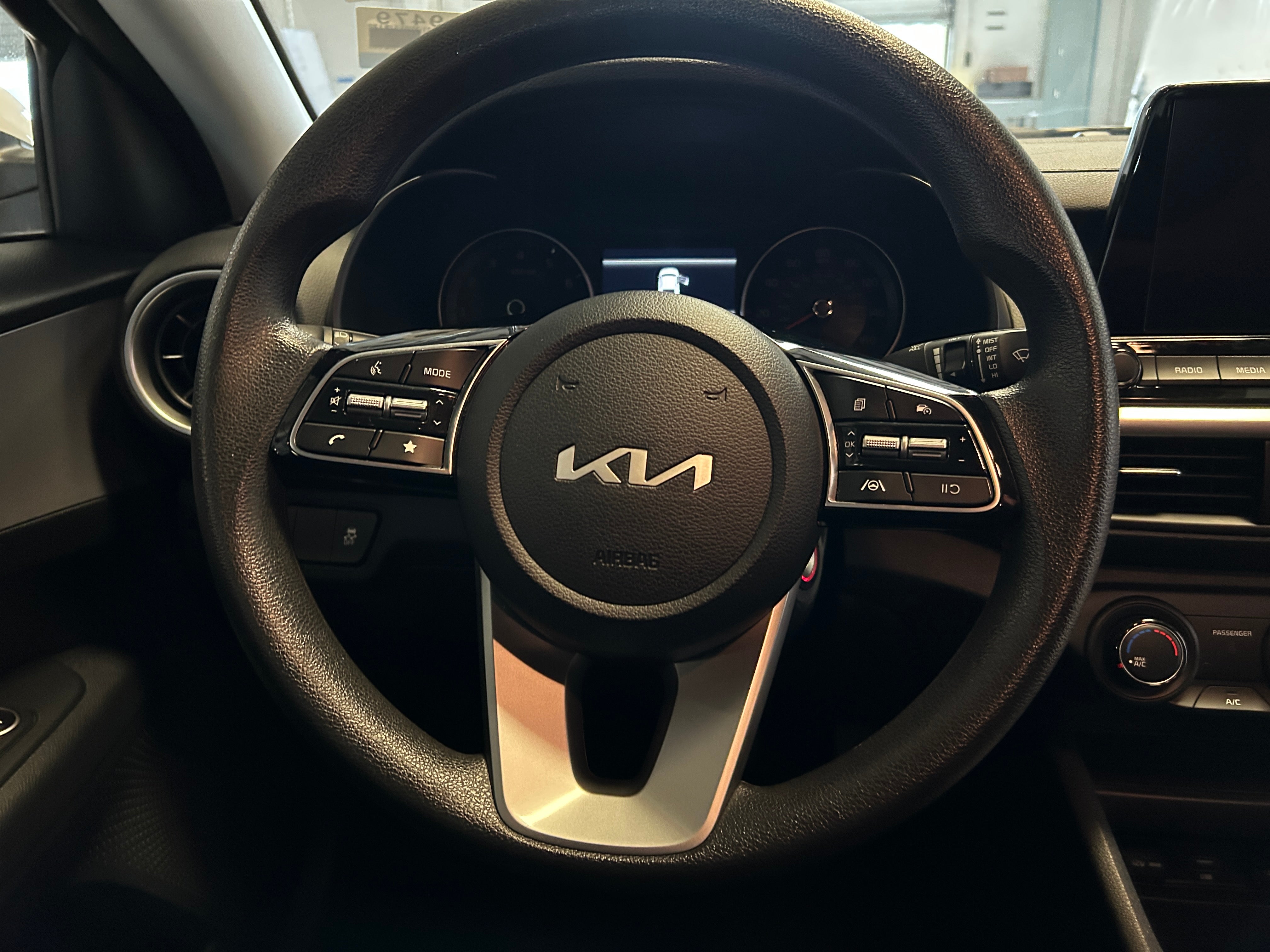 2024 Kia Forte LXS 5