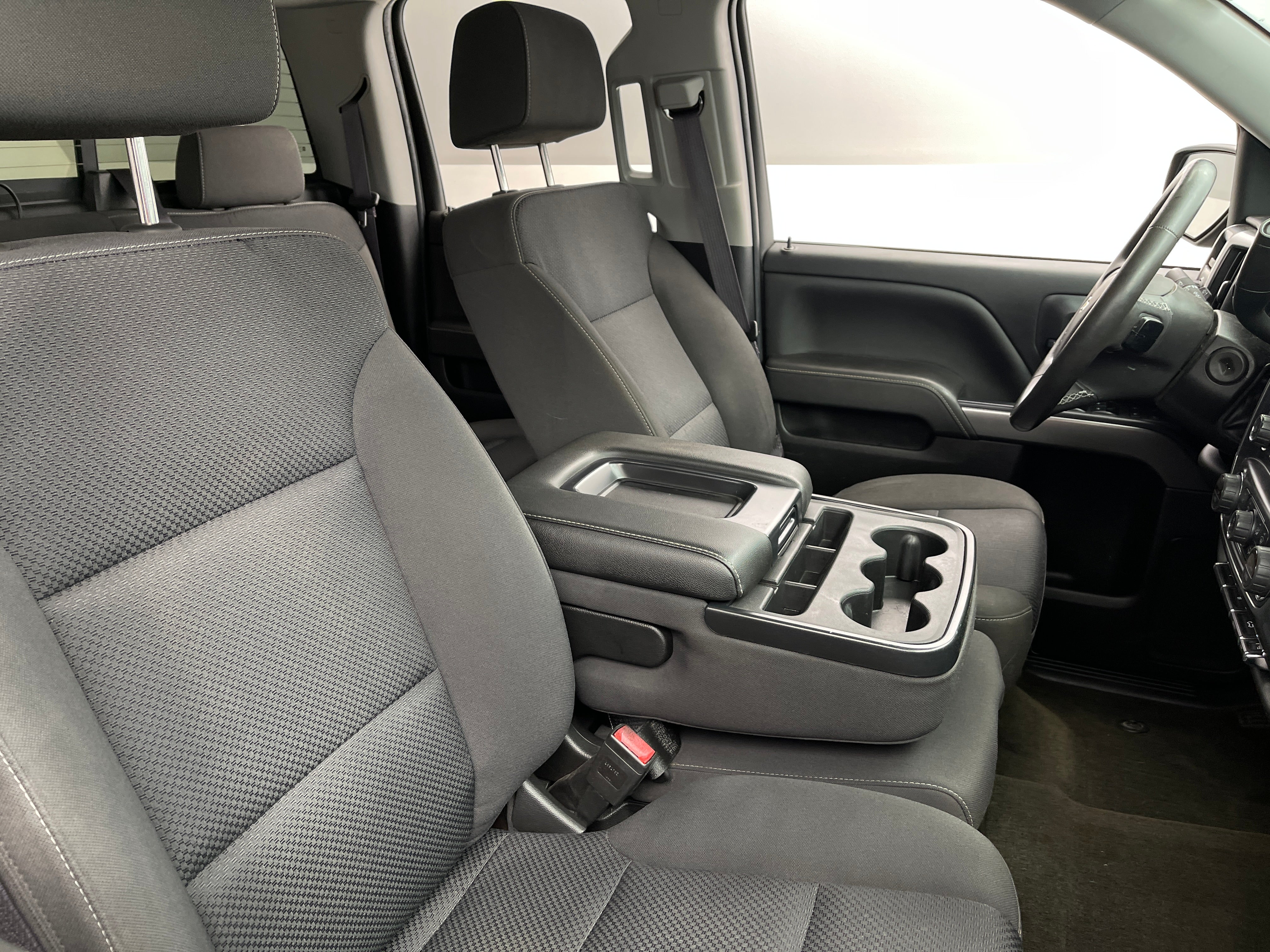 2017 Chevrolet Silverado 1500 LT 2