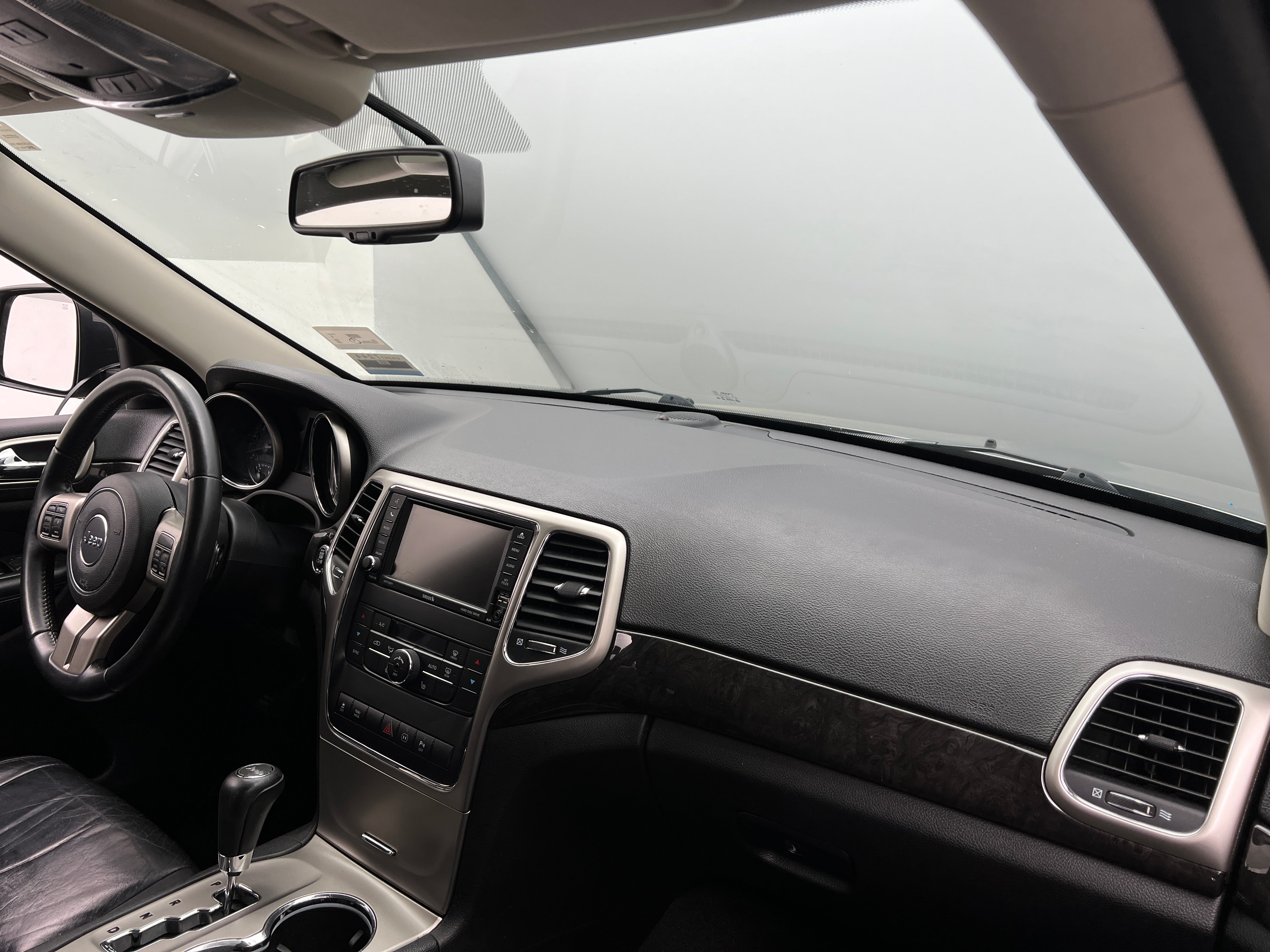 2012 Jeep Grand Cherokee Laredo 2