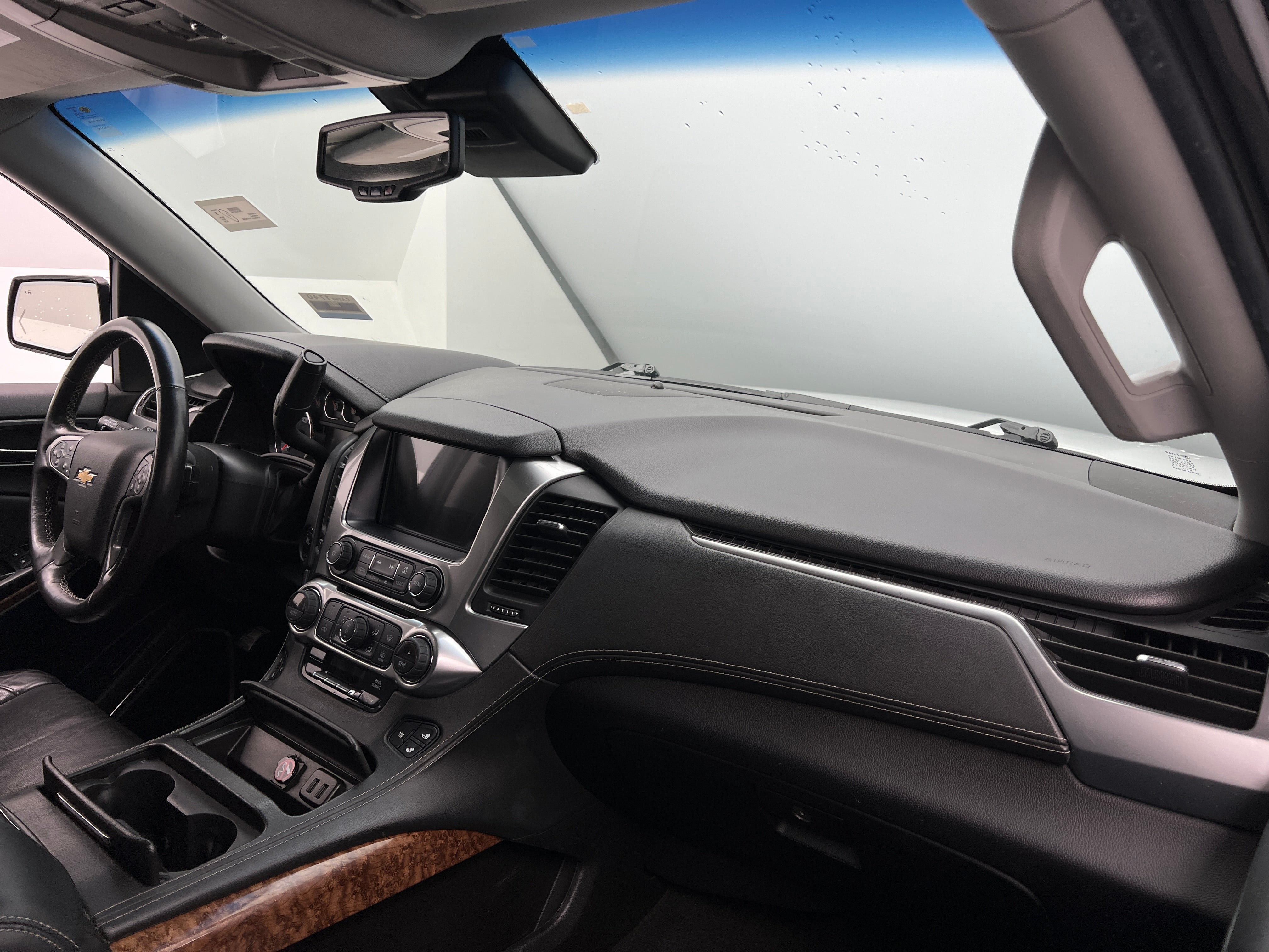2016 Chevrolet Suburban LTZ 2