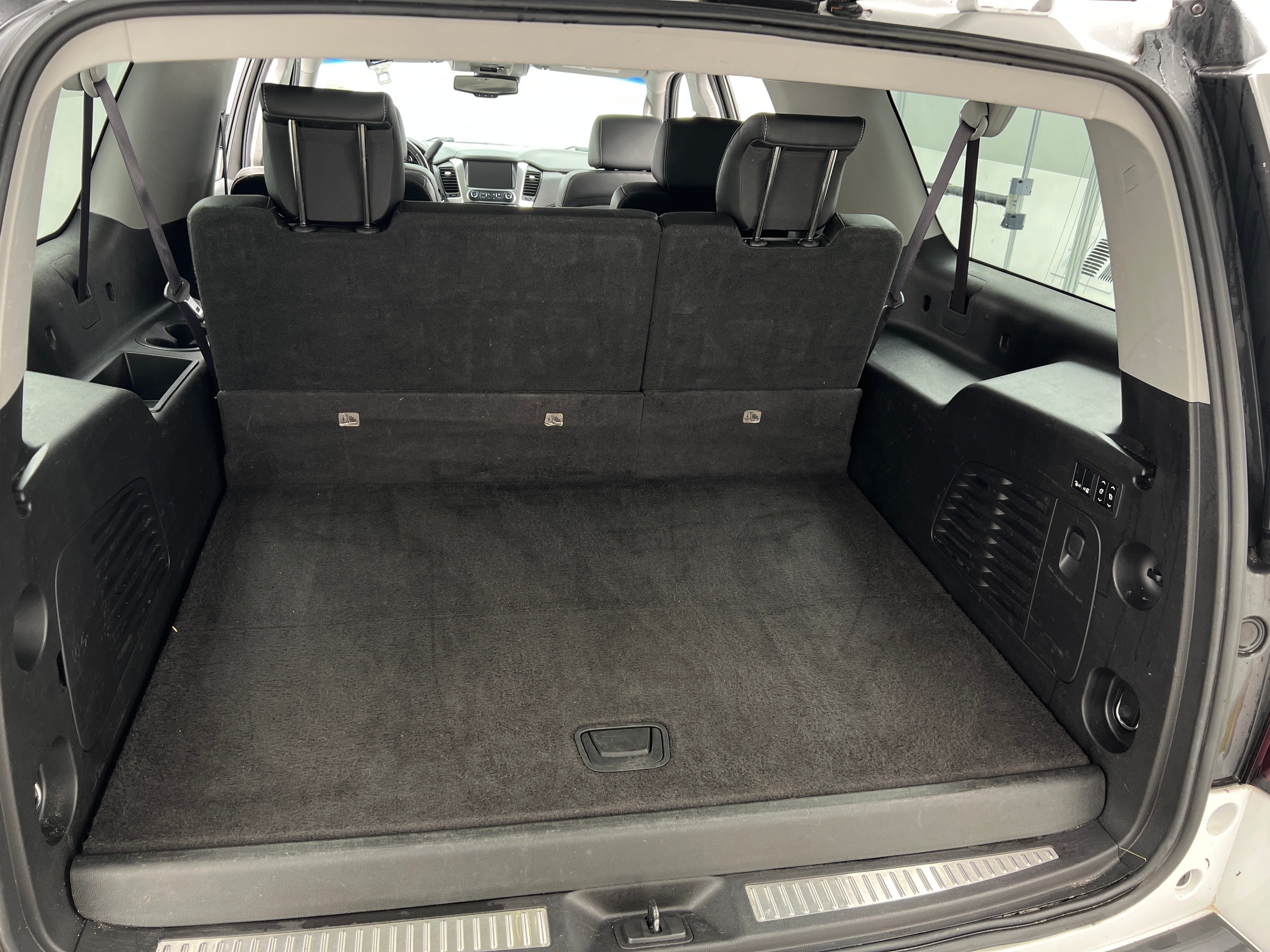 2016 Chevrolet Suburban LTZ 6