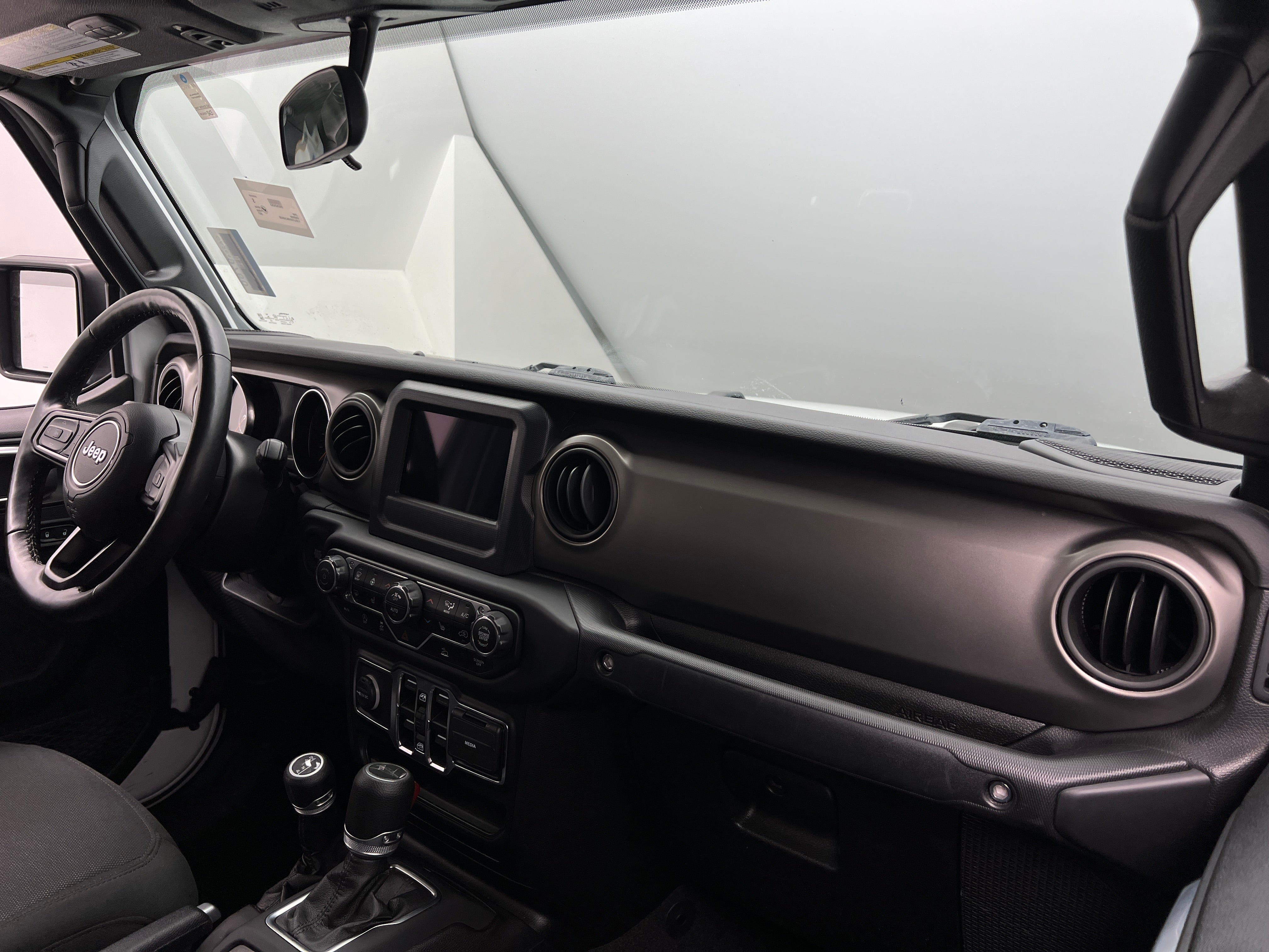 2021 Jeep Gladiator Willys 3