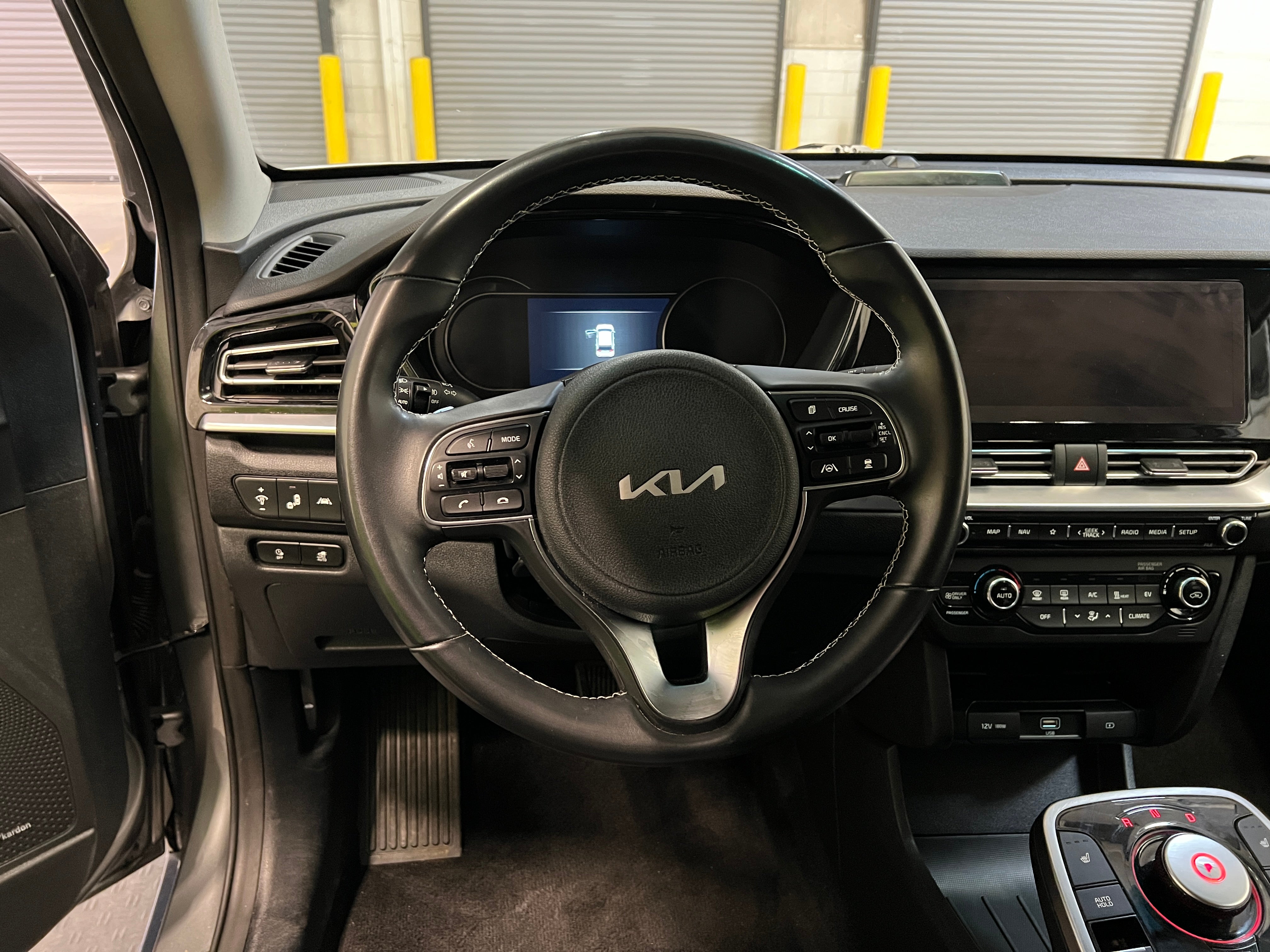 2022 Kia Niro EX 4