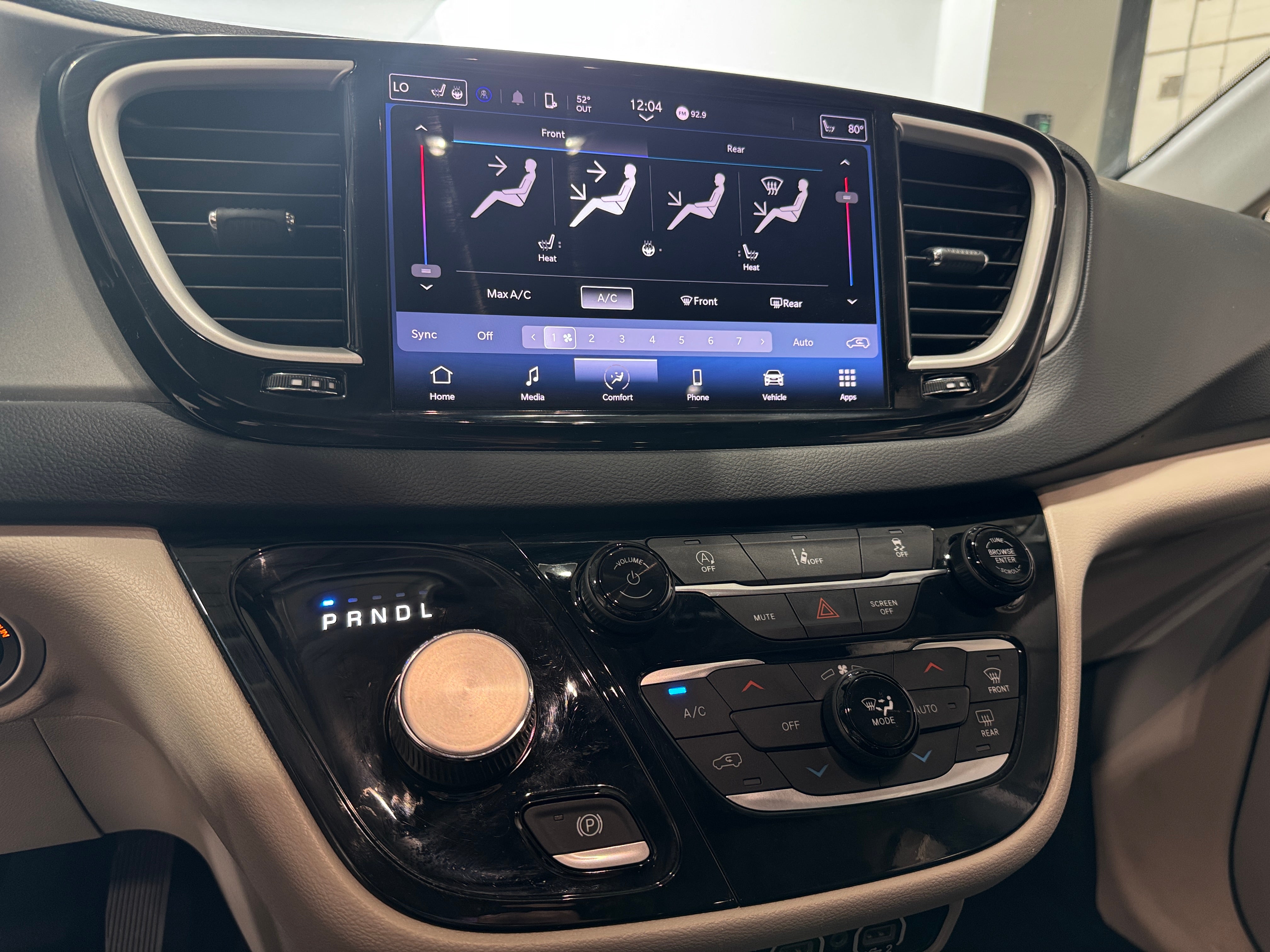 2022 Chrysler Pacifica Touring L 3