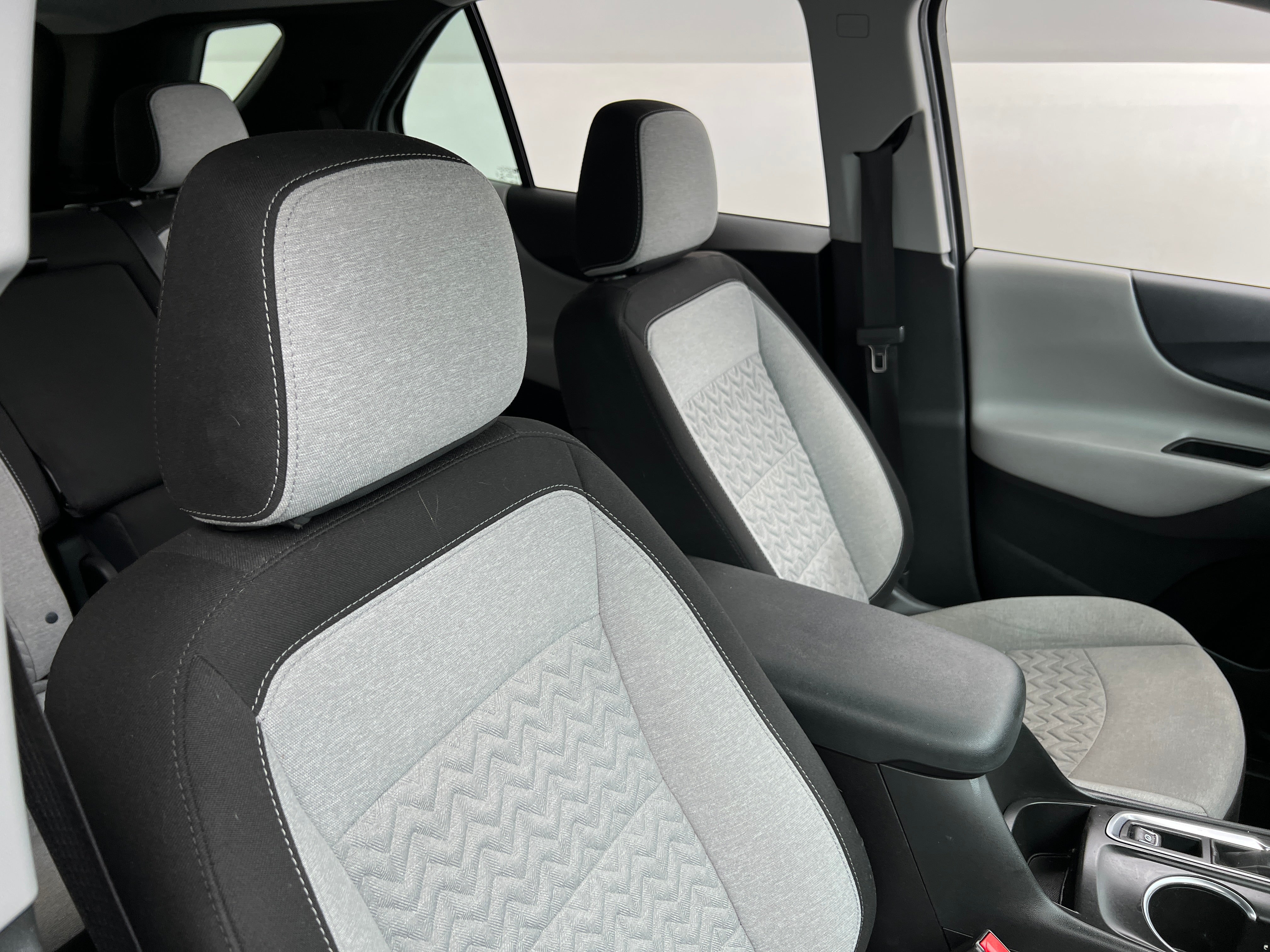 2022 Chevrolet Equinox LS 2