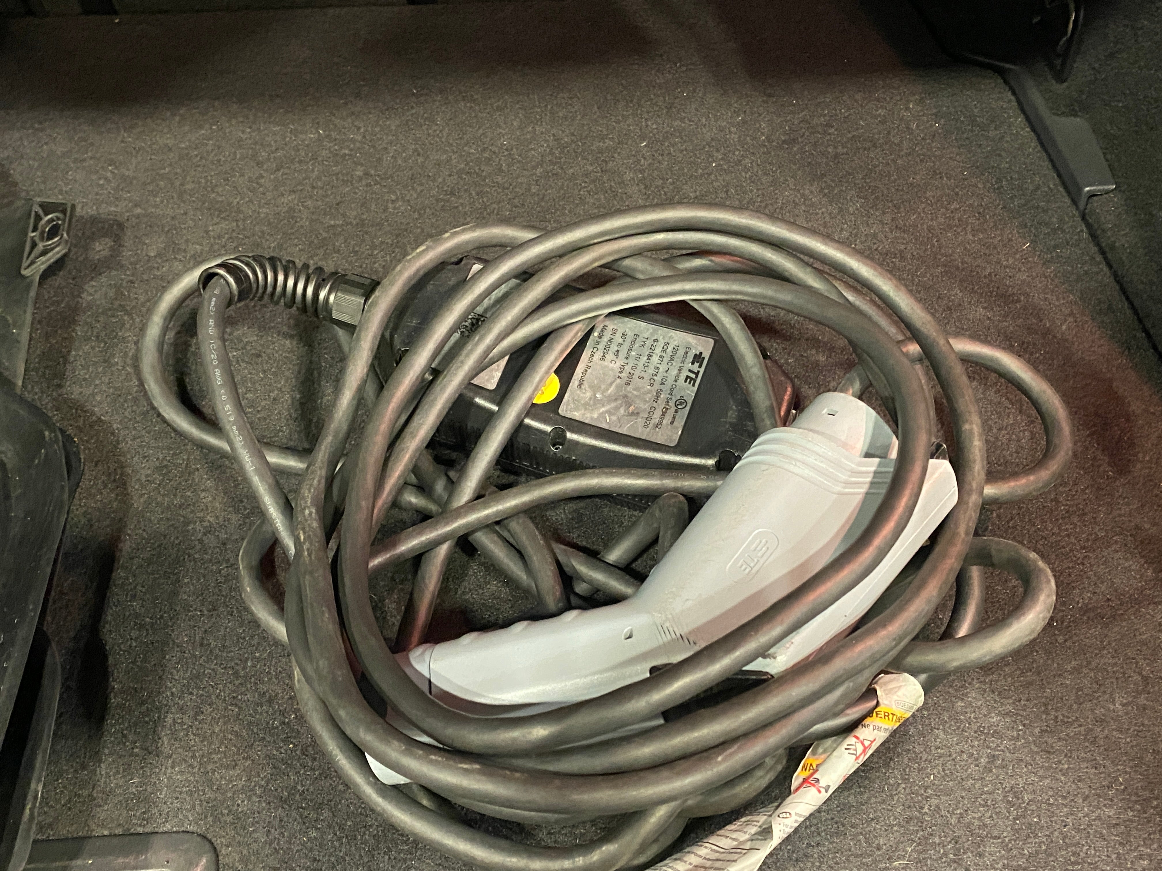 Used 2016 Volkswagen e-Golf e-Golf SEL Premium with VIN WVWPP7AU4GW917129 for sale in Oak Creek, WI