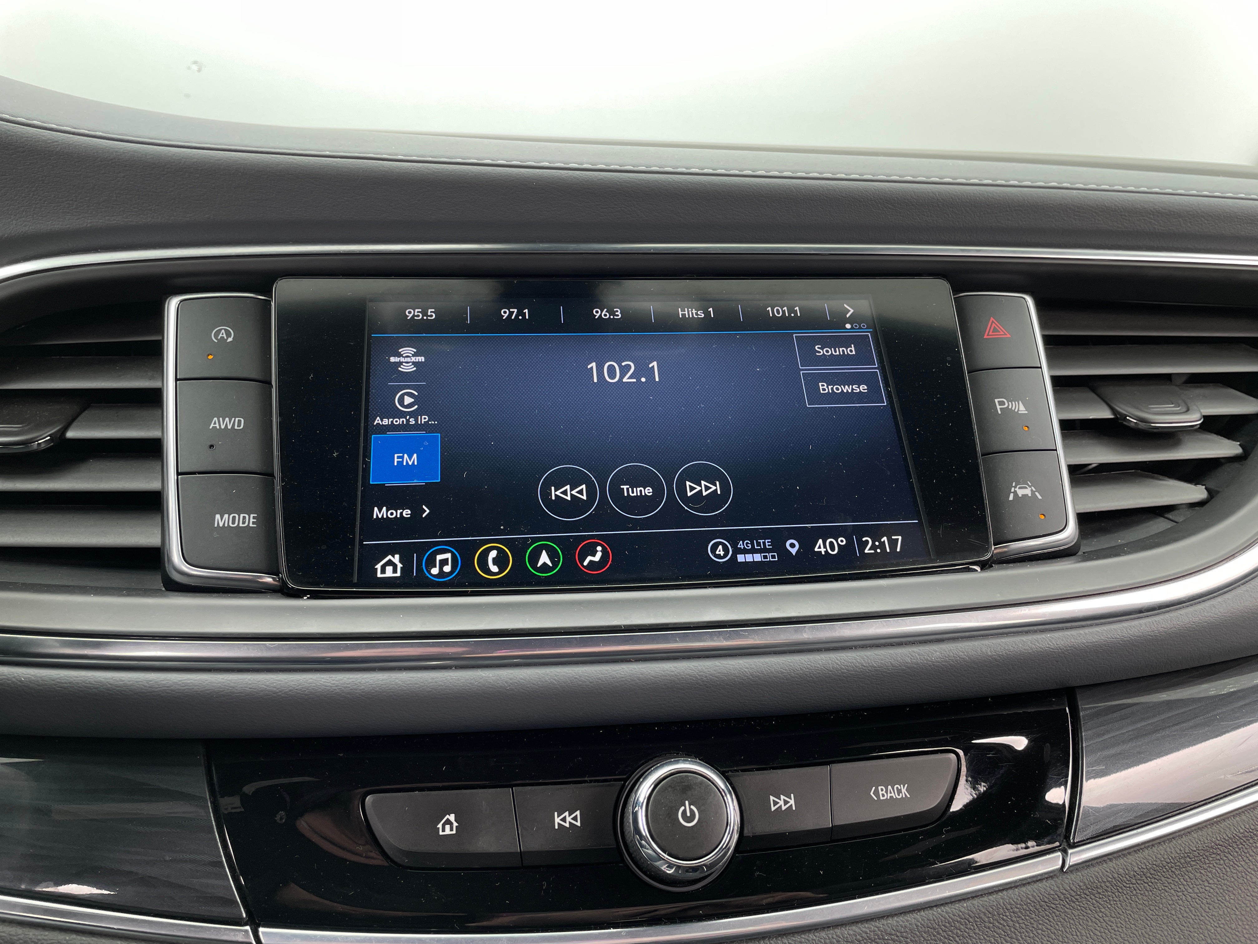 2022 Buick Enclave Essence 3