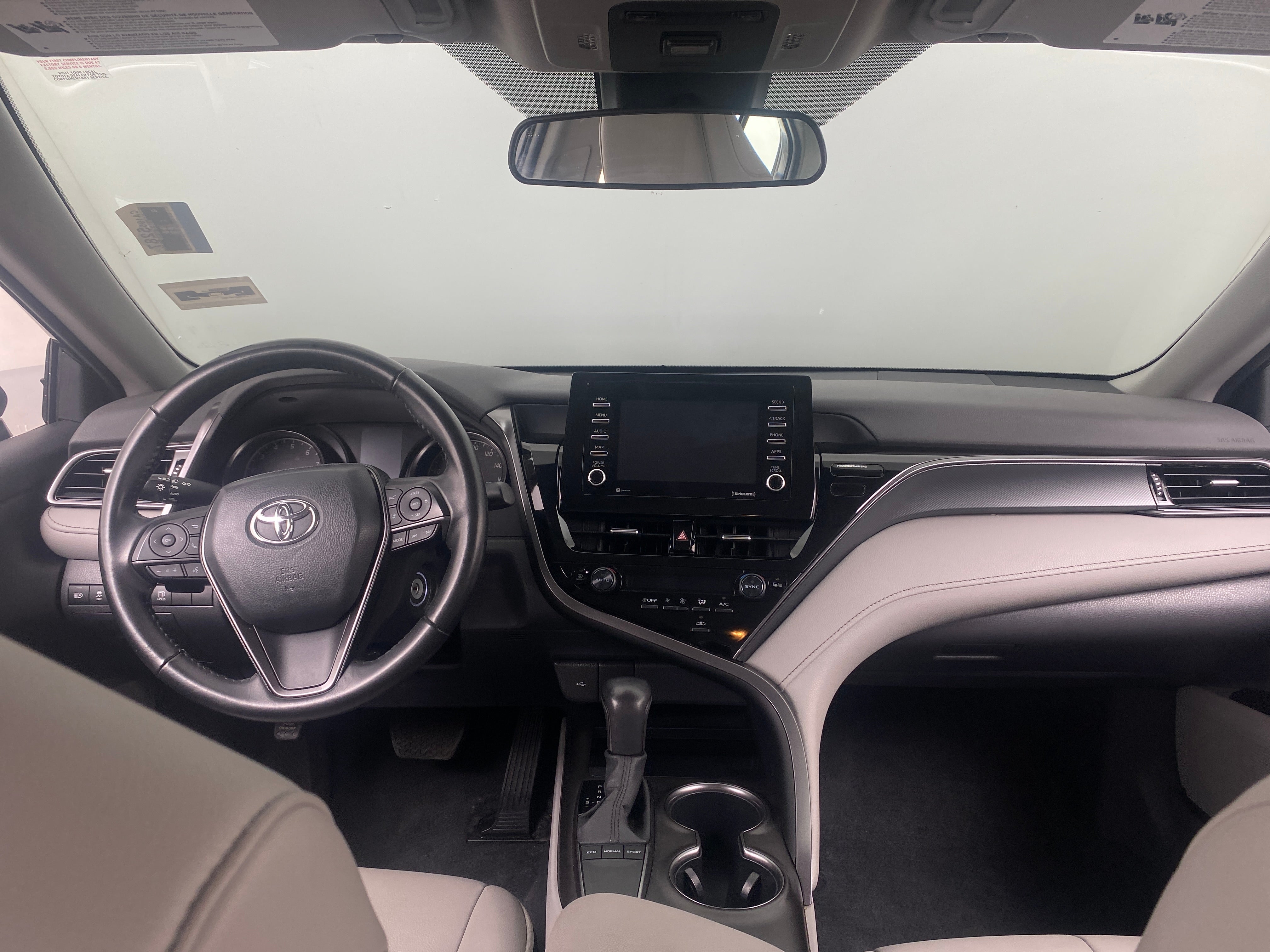 2023 Toyota Camry SE 2