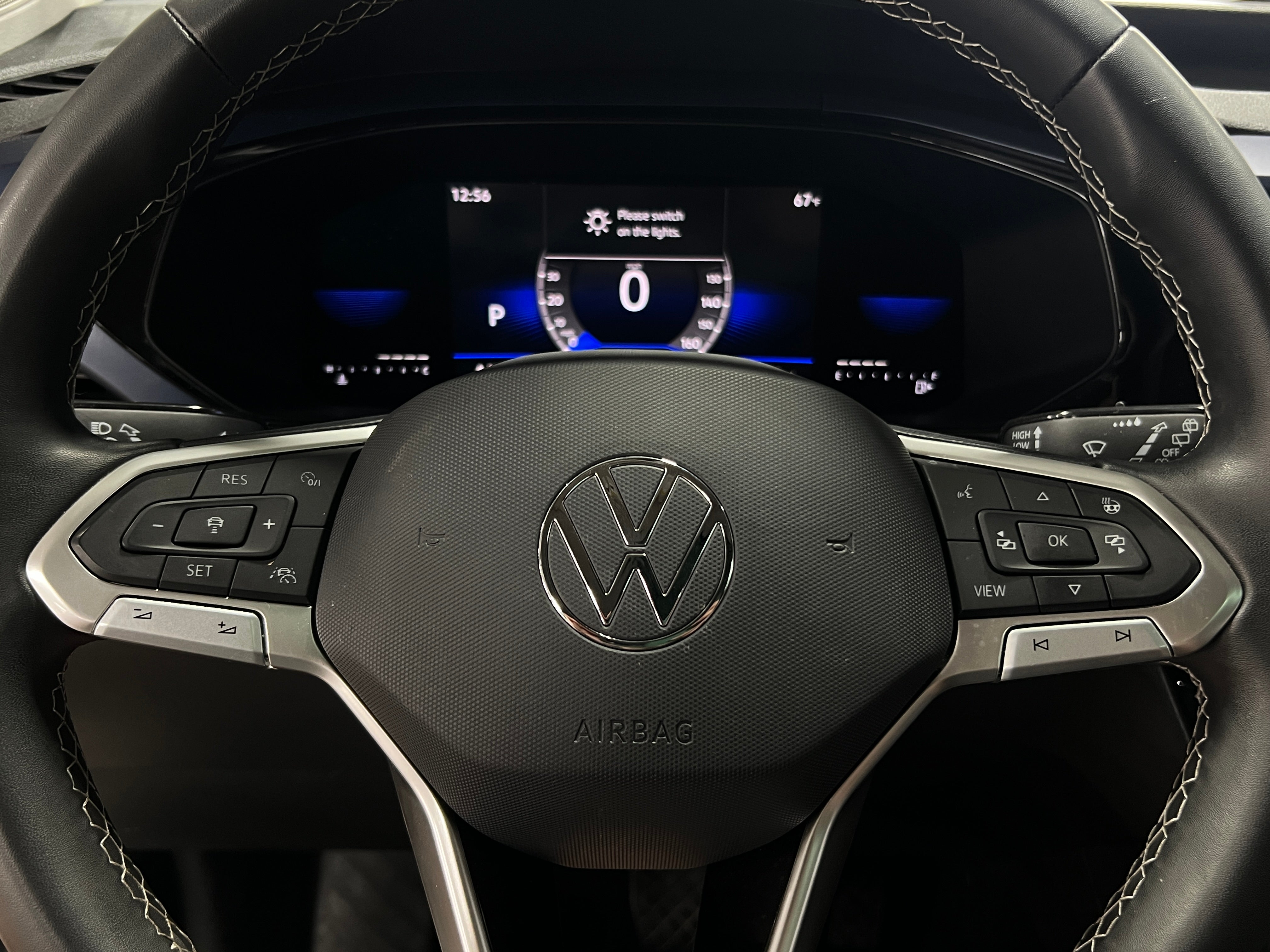 2022 Volkswagen Taos SE 4