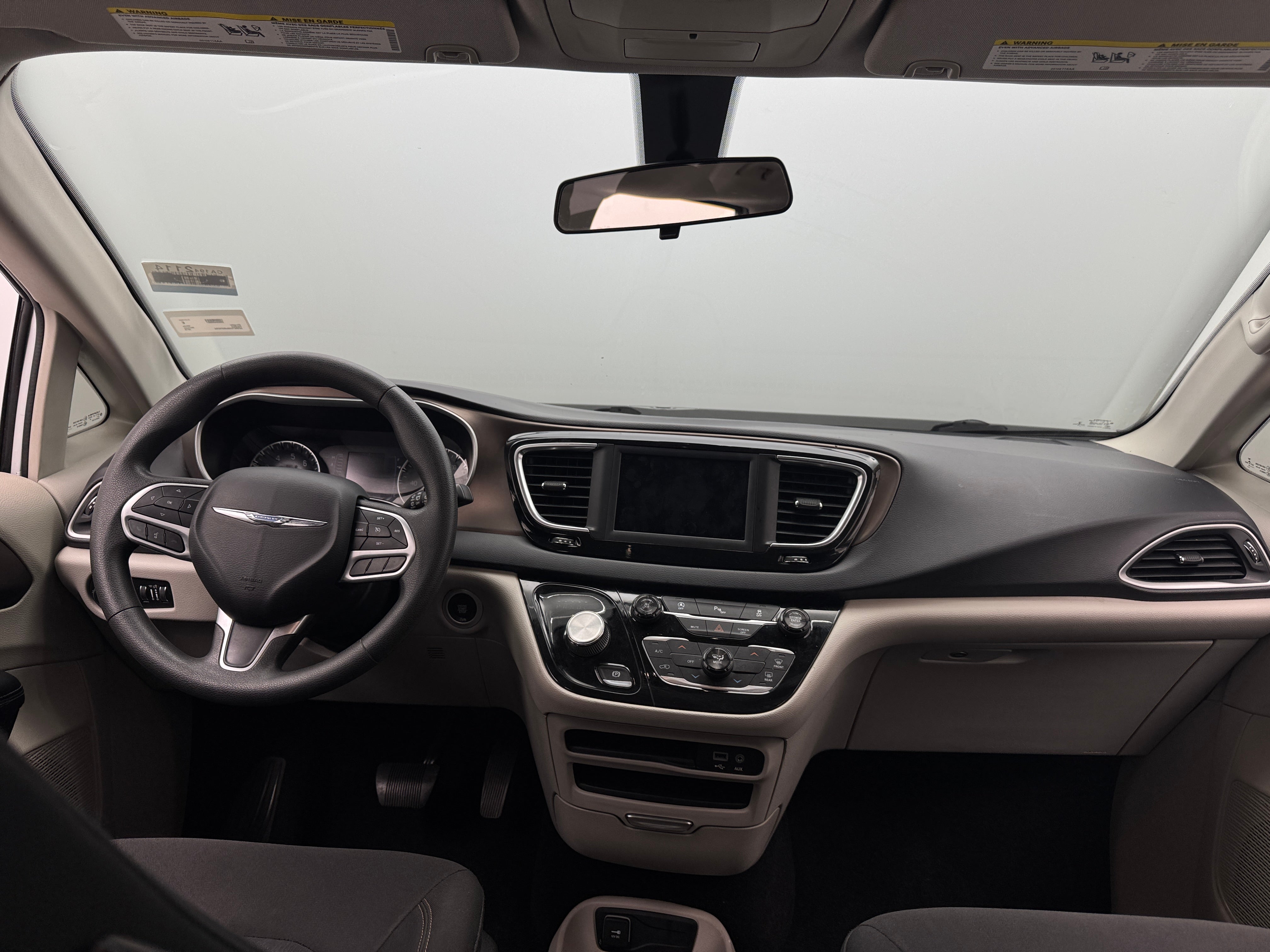 2018 Chrysler Pacifica LX 3