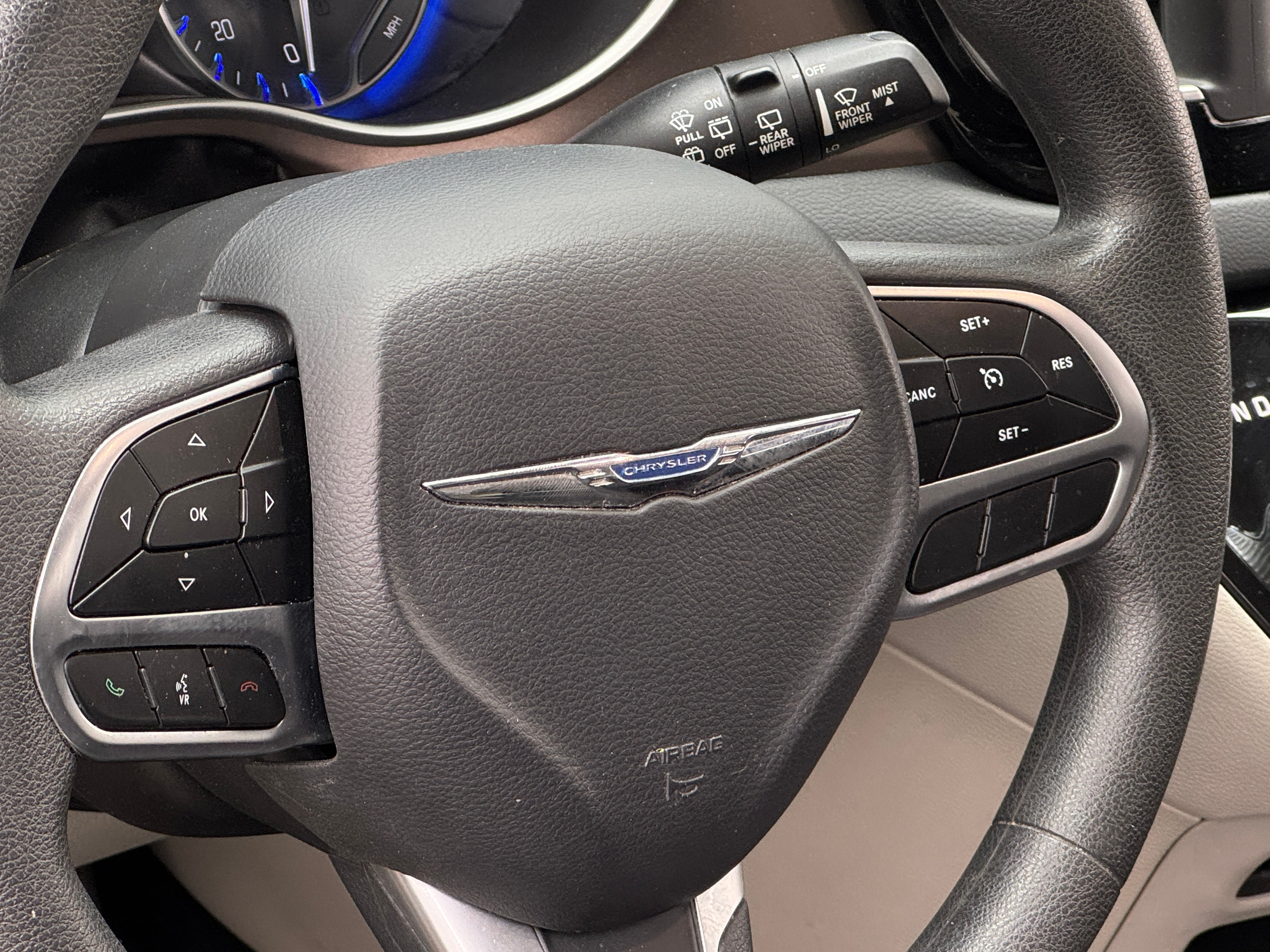 2018 Chrysler Pacifica LX 5