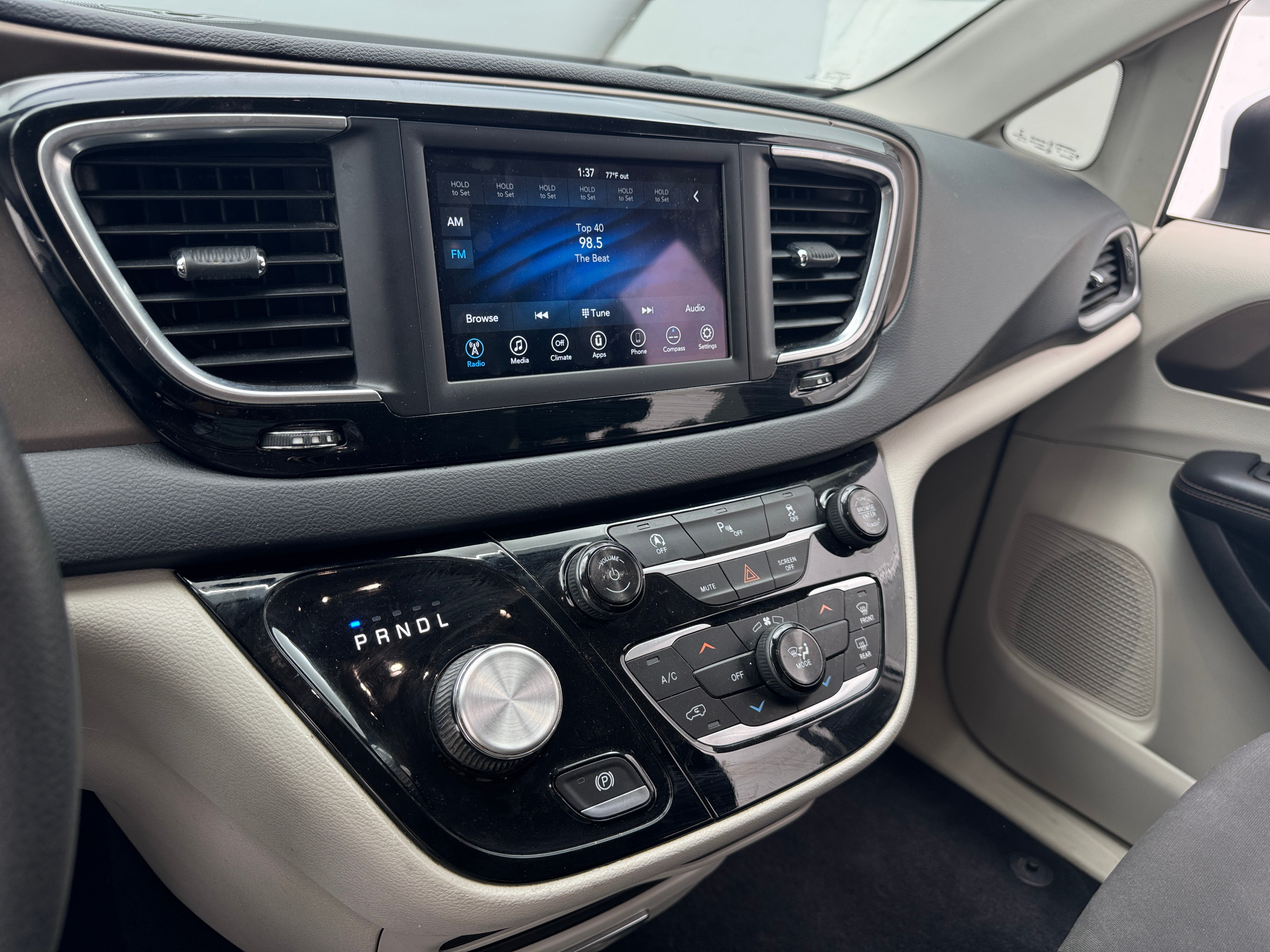 2018 Chrysler Pacifica LX 4