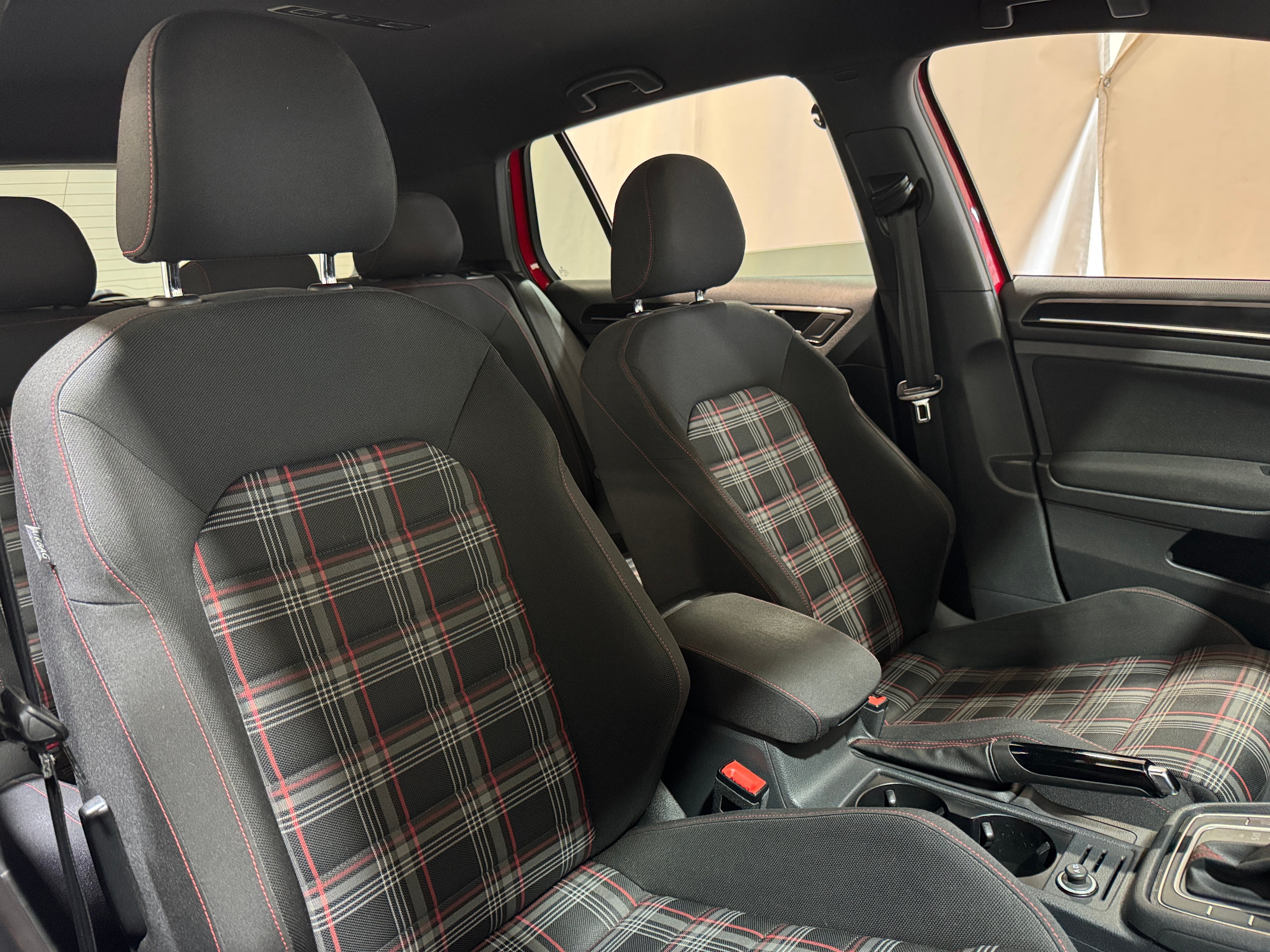 2017 Volkswagen Golf GTI S 2