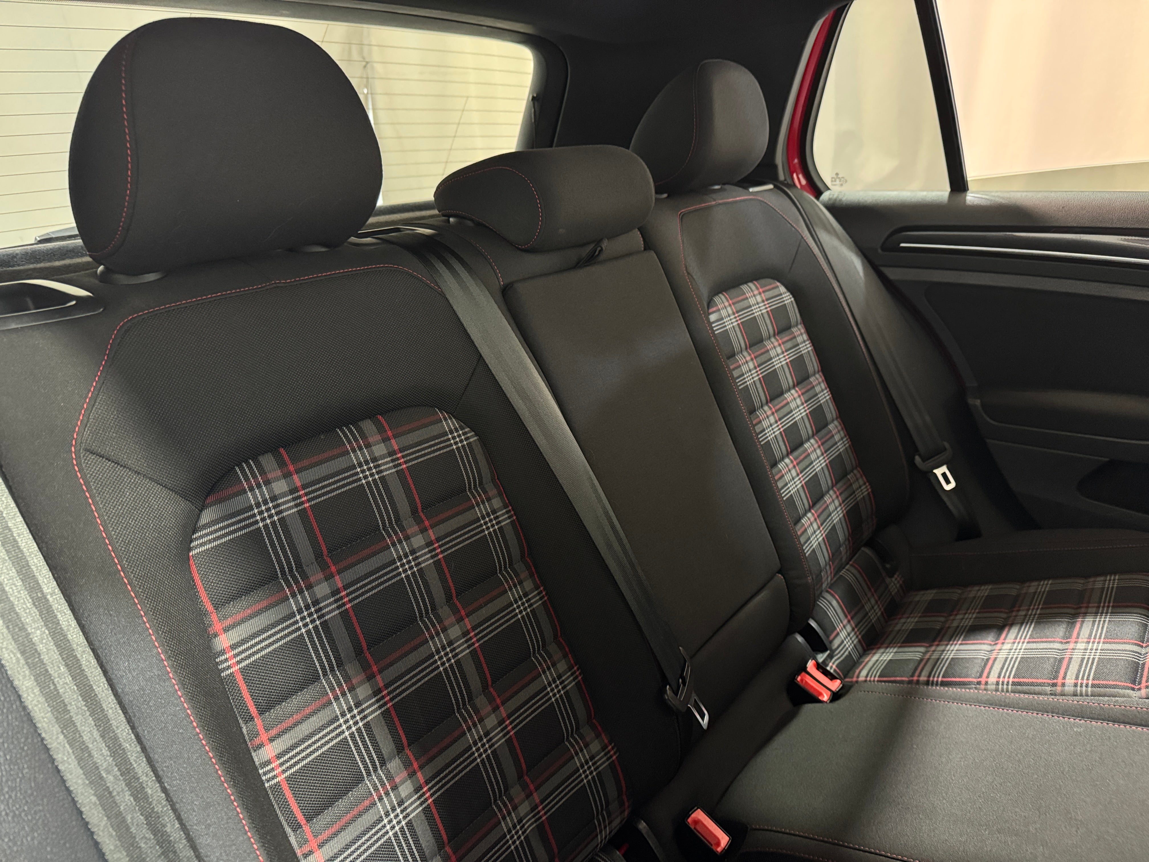 2017 Volkswagen Golf GTI S 6