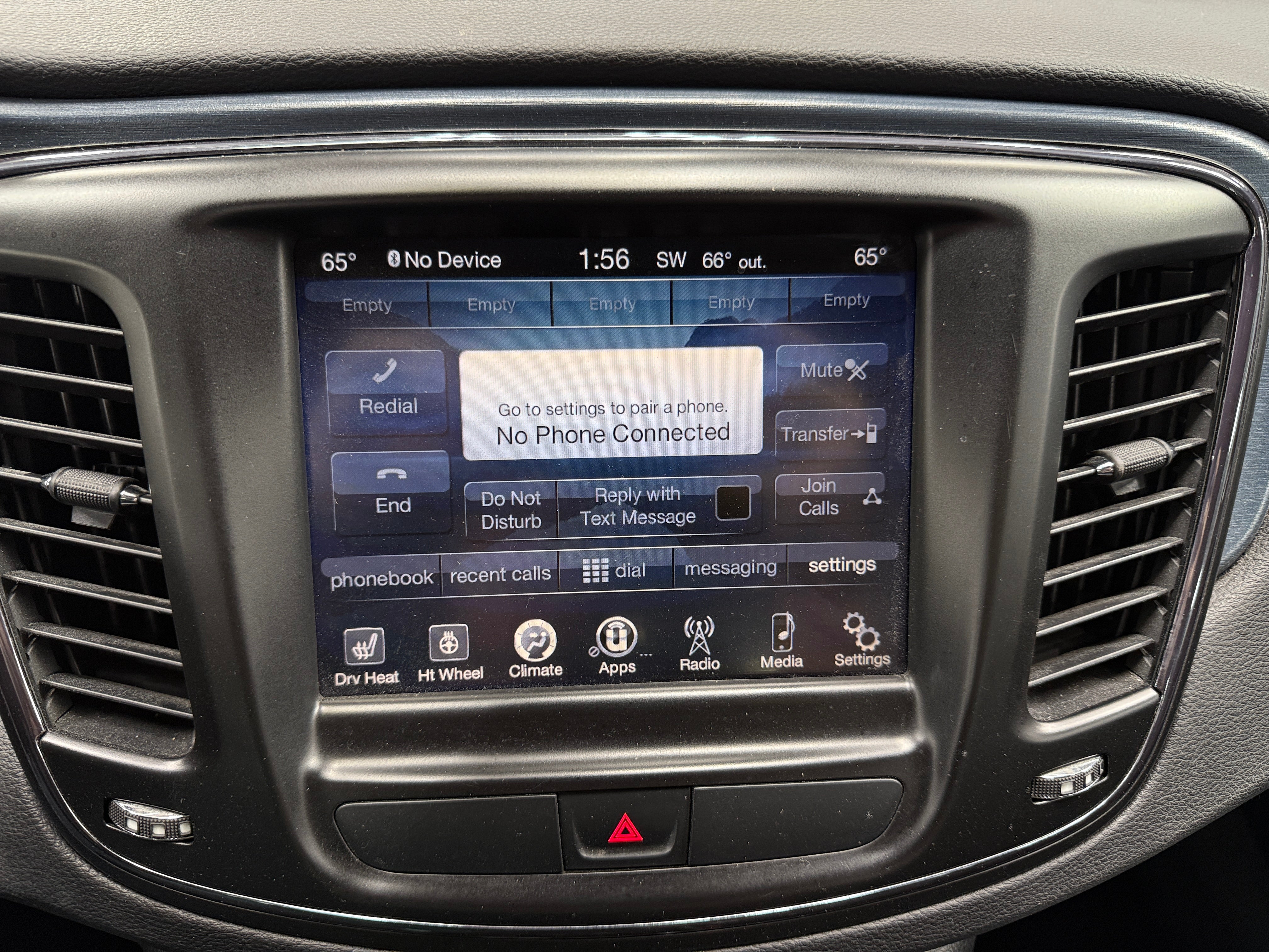 2016 Chrysler 200 S 3
