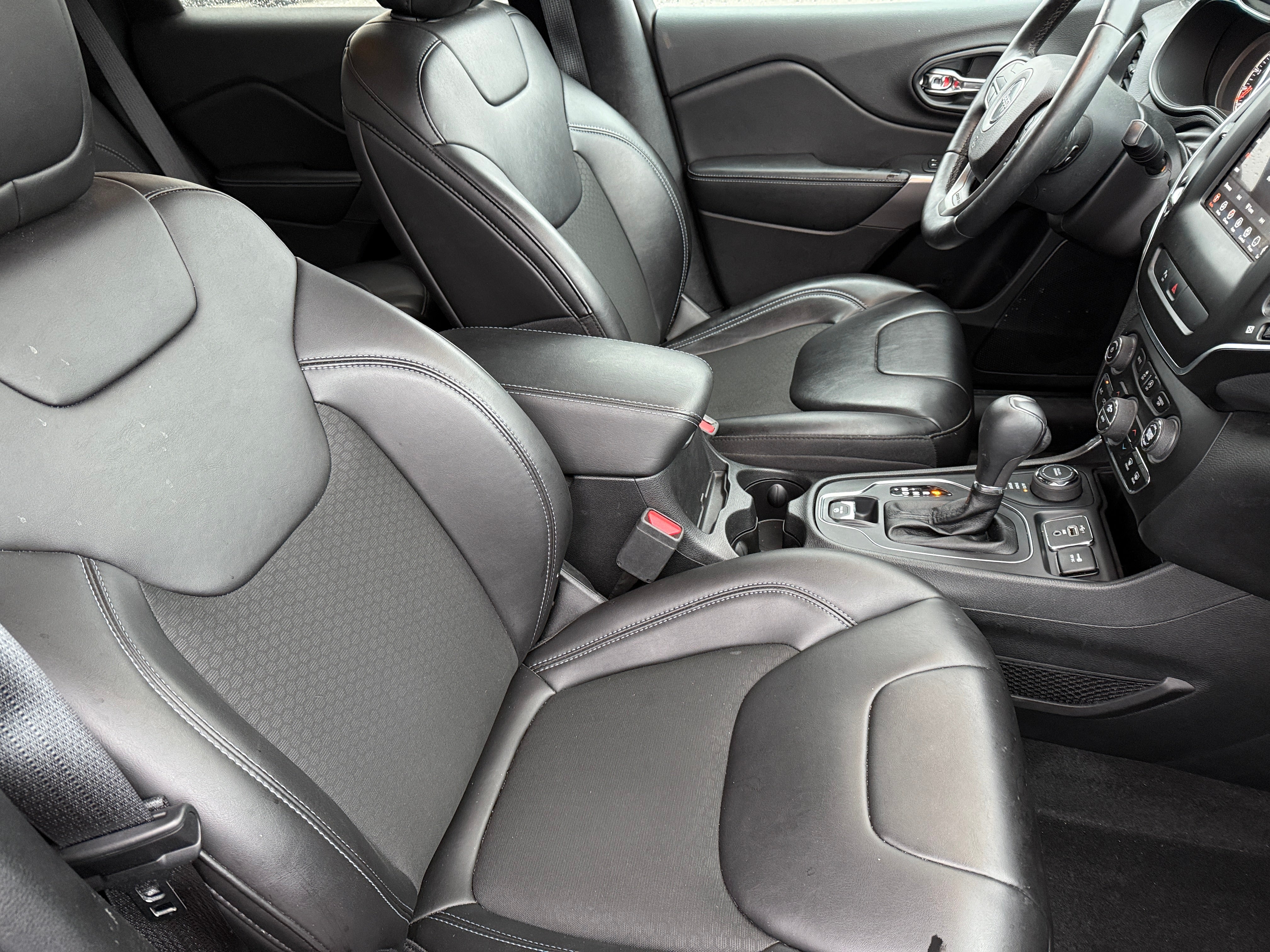 2019 Jeep Cherokee Latitude 2