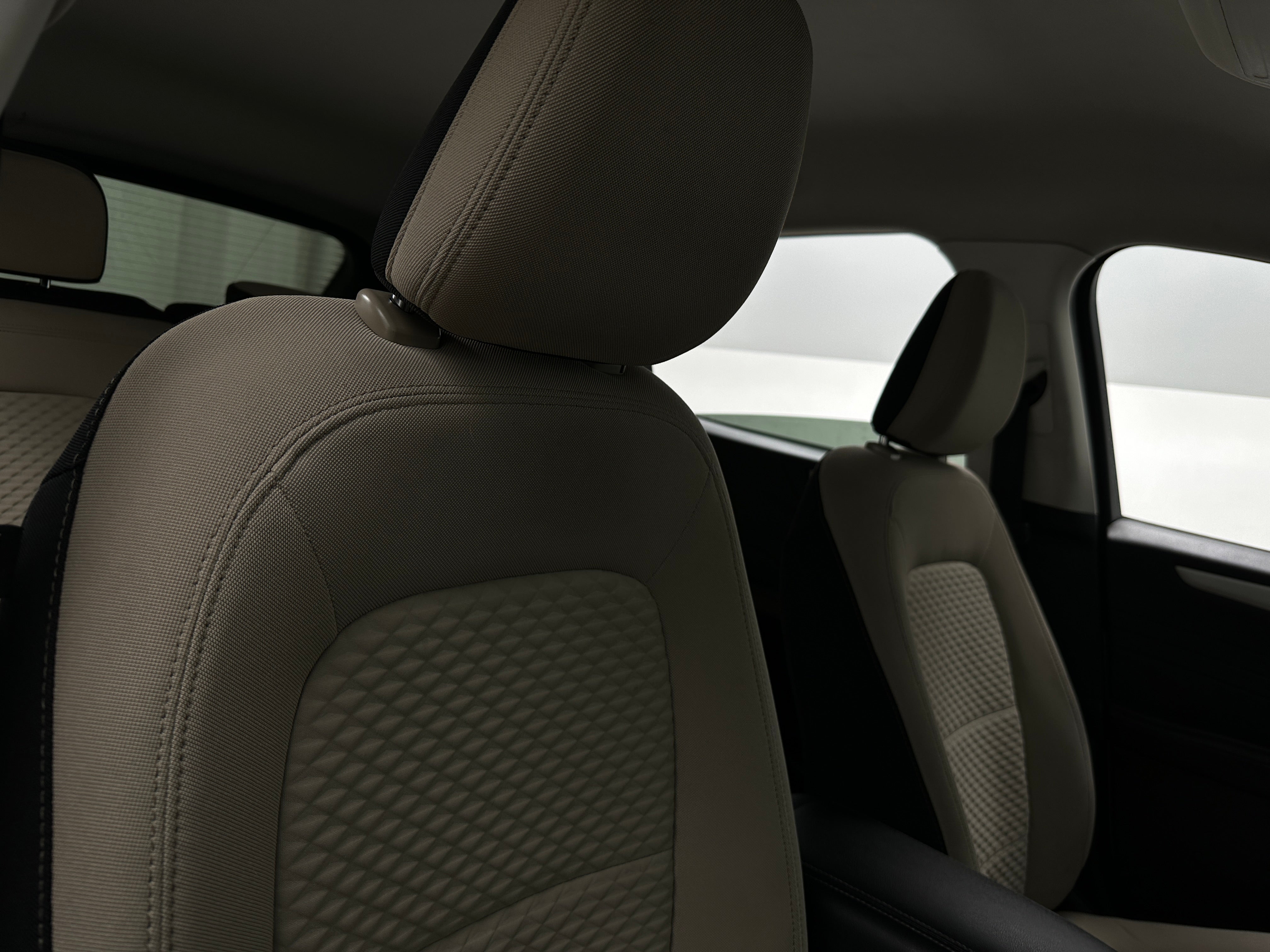 2021 Ford Escape SE Sport Hybrid 2