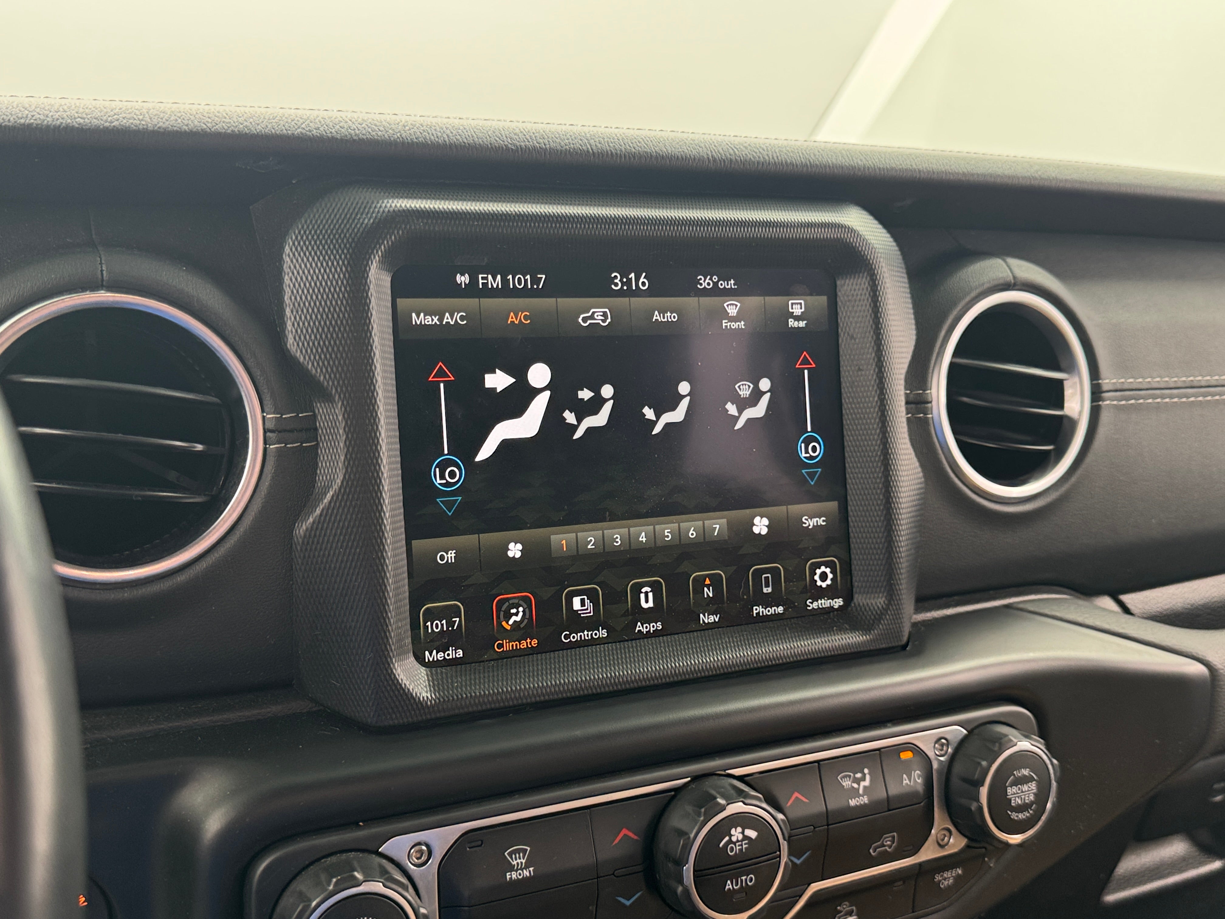 2022 Jeep Wrangler Unlimited Sahara 4xe 3