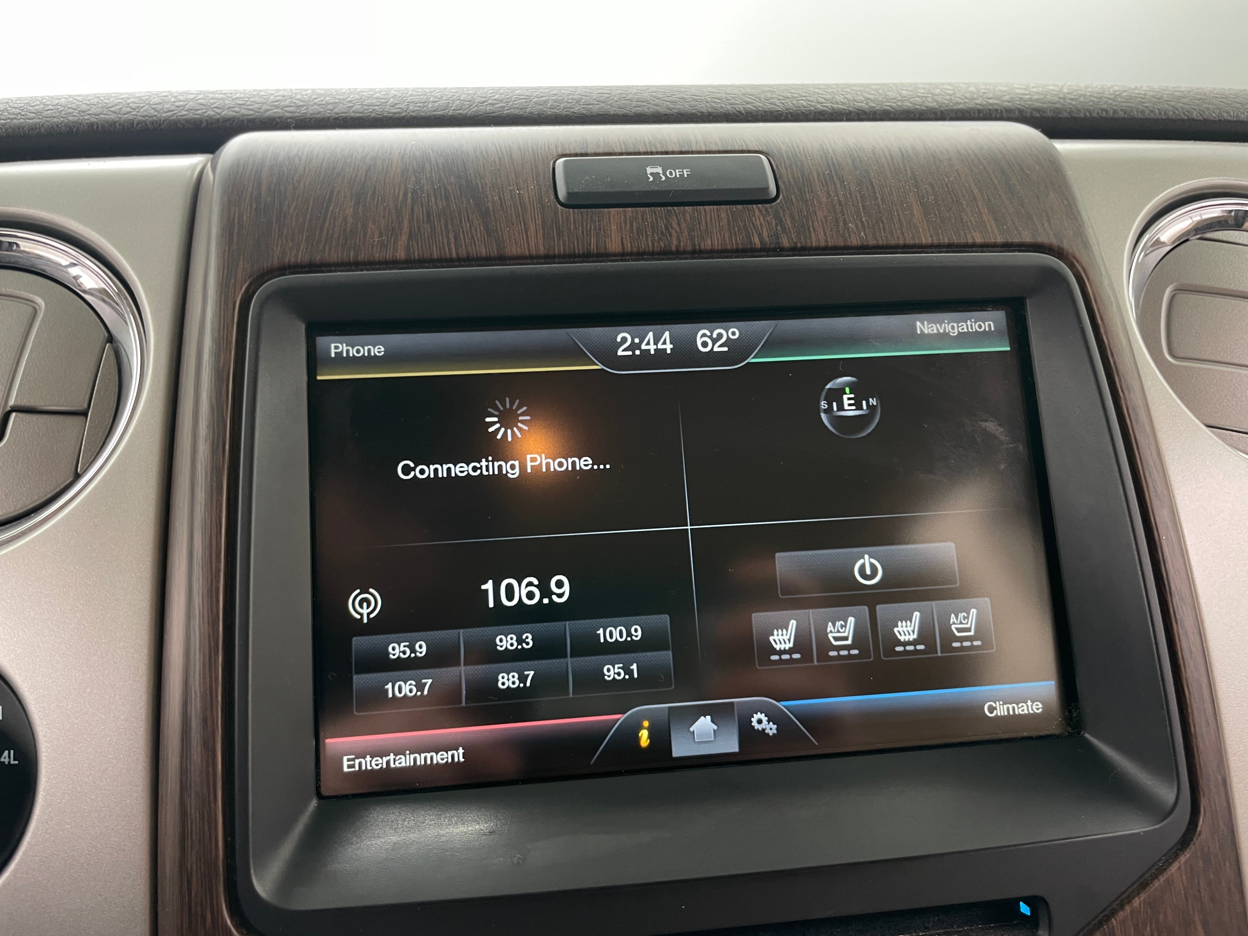 2014 Ford Econoline E-150 3