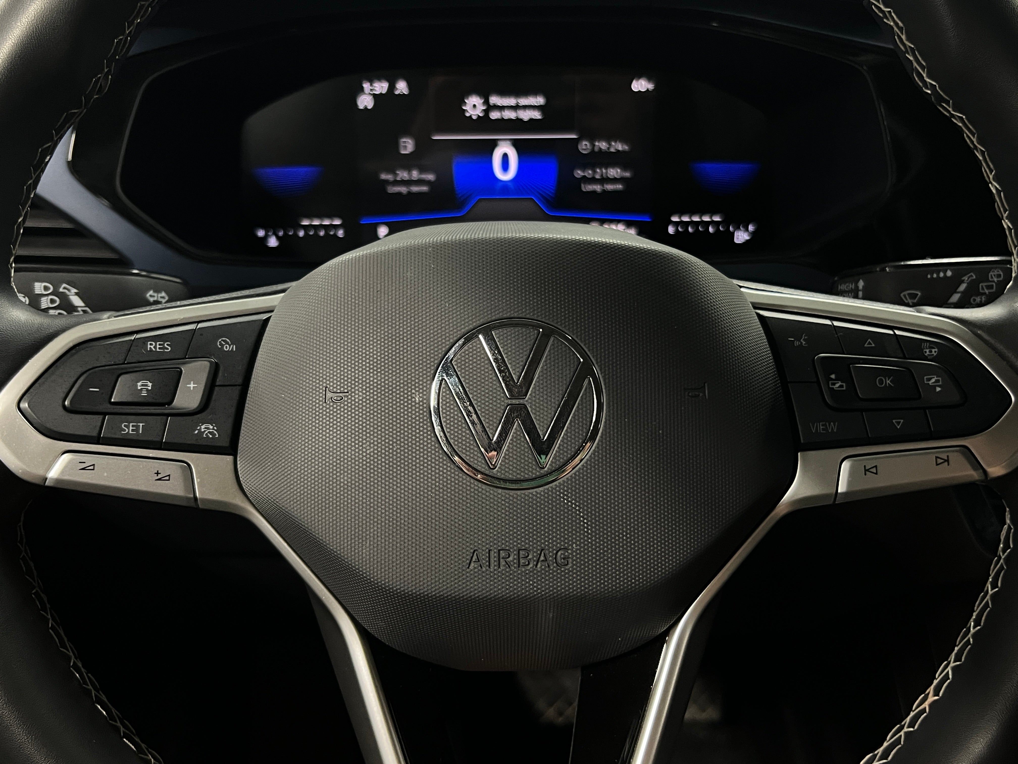 2024 Volkswagen Taos SE 4