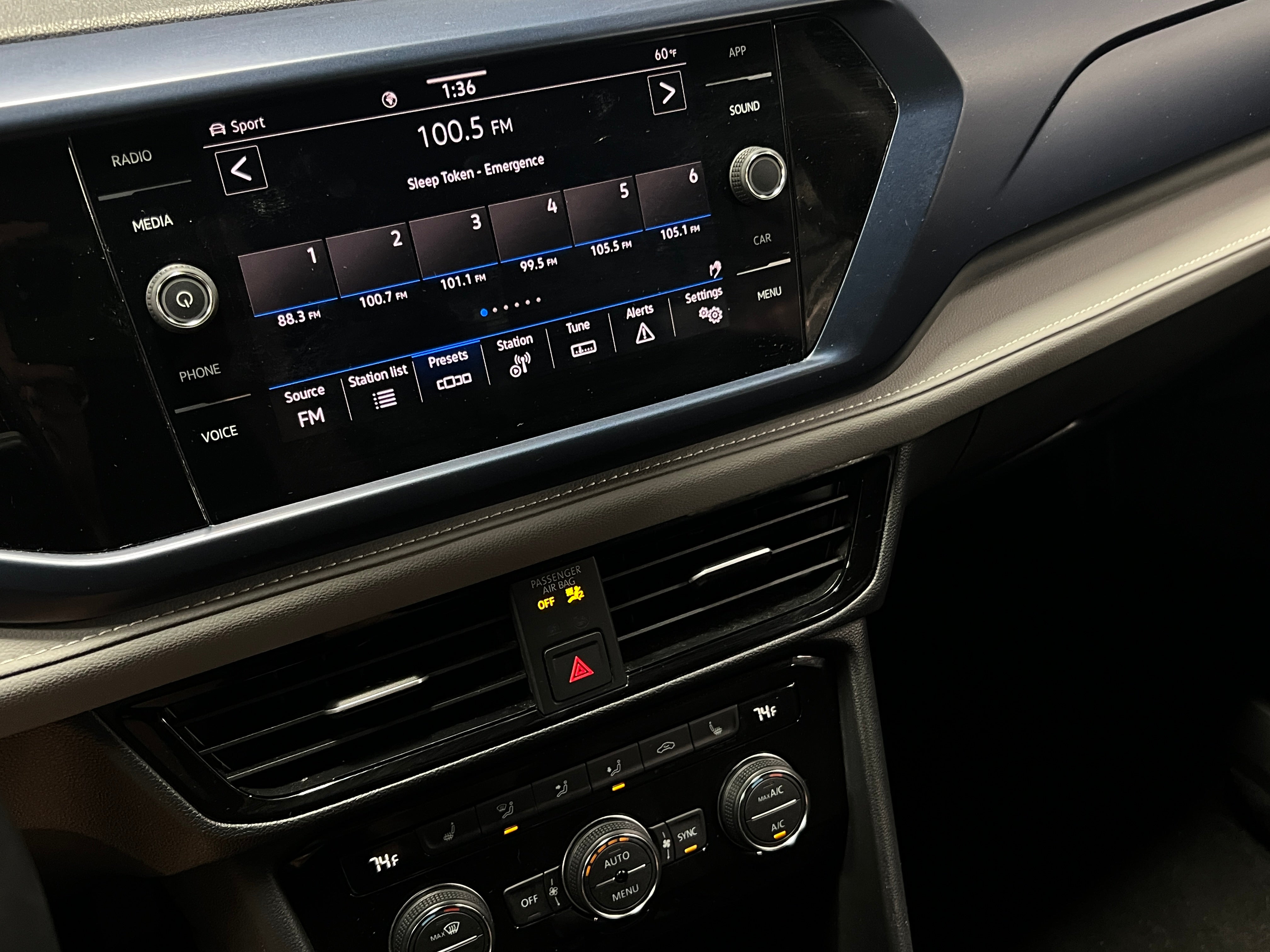 2024 Volkswagen Taos SE 3