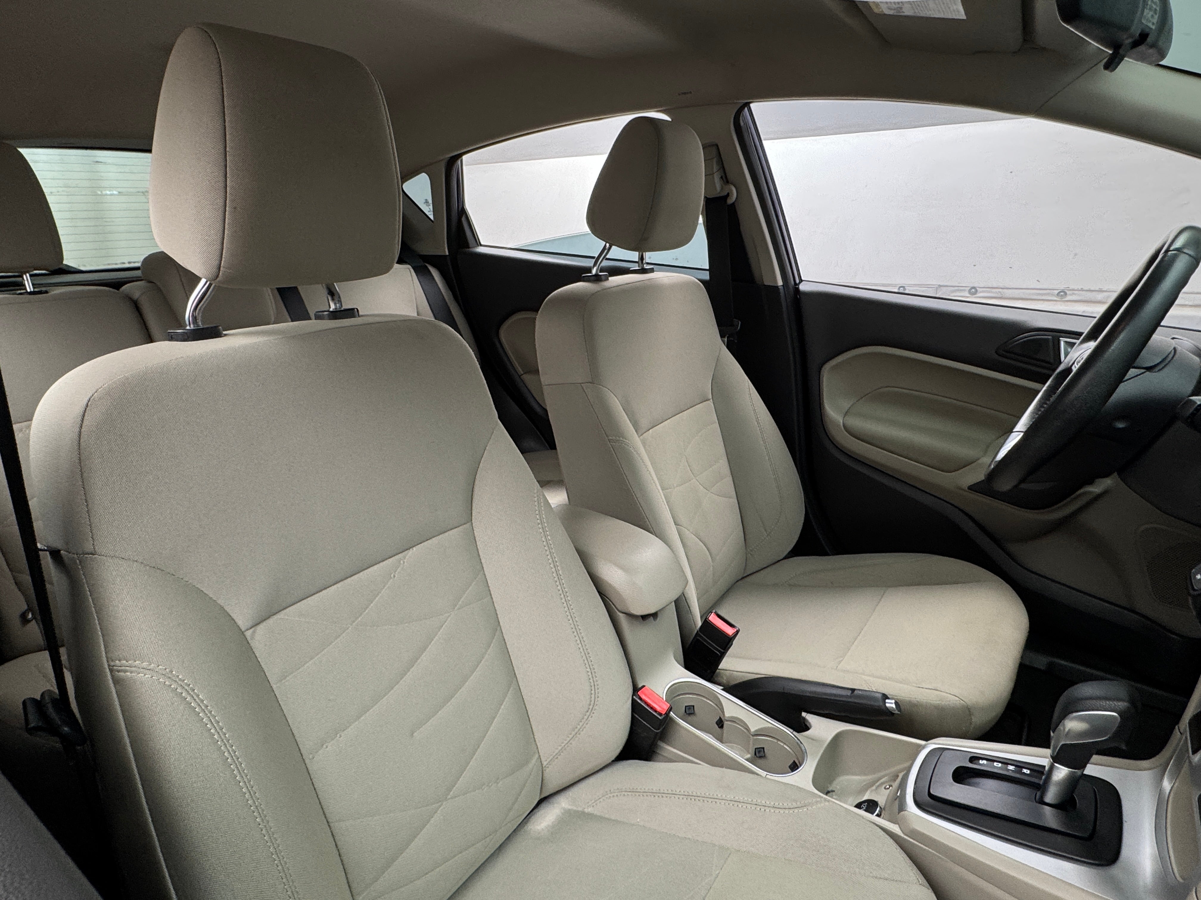 2016 Ford Fiesta SE 2