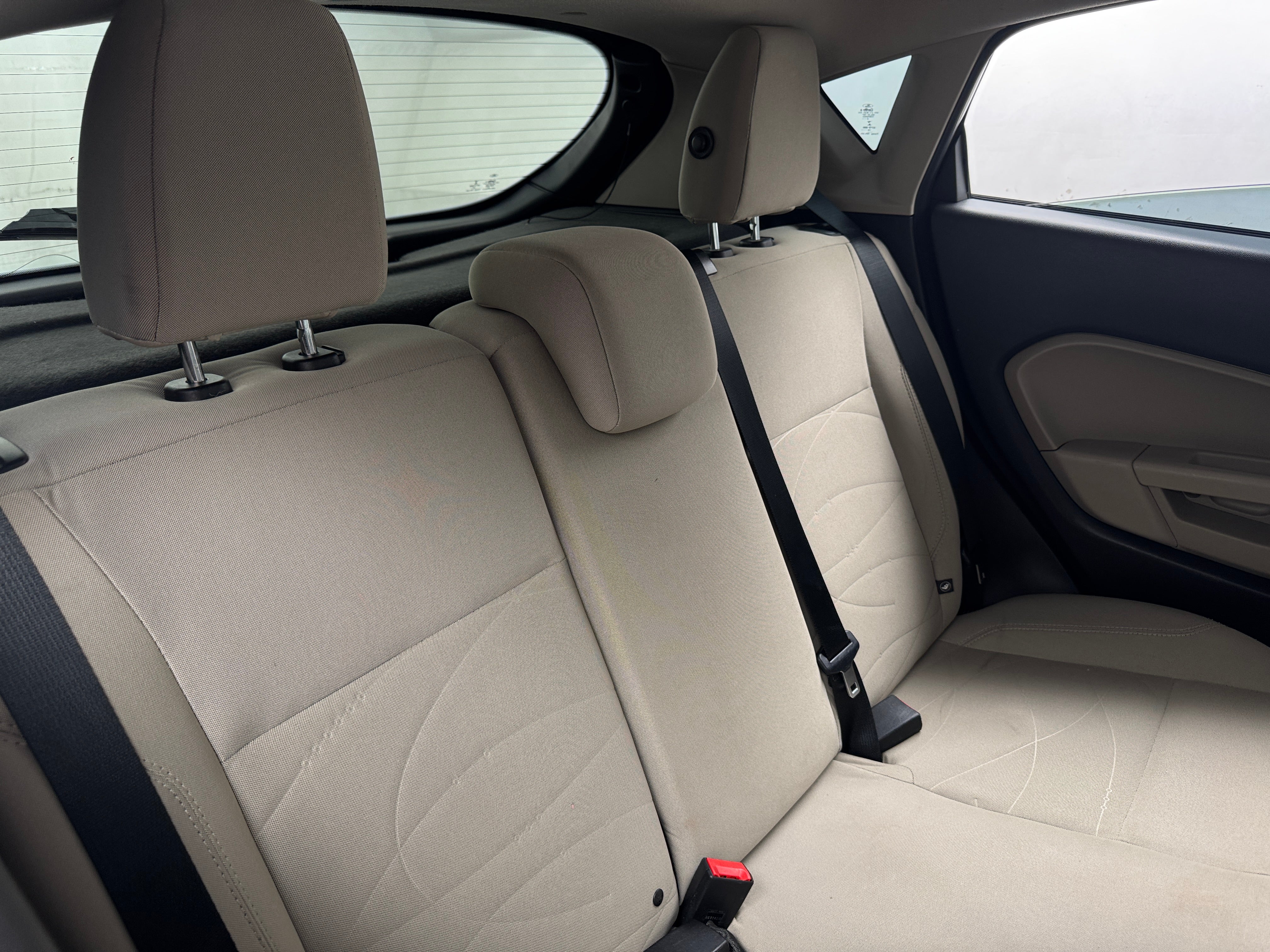 2016 Ford Fiesta SE 6