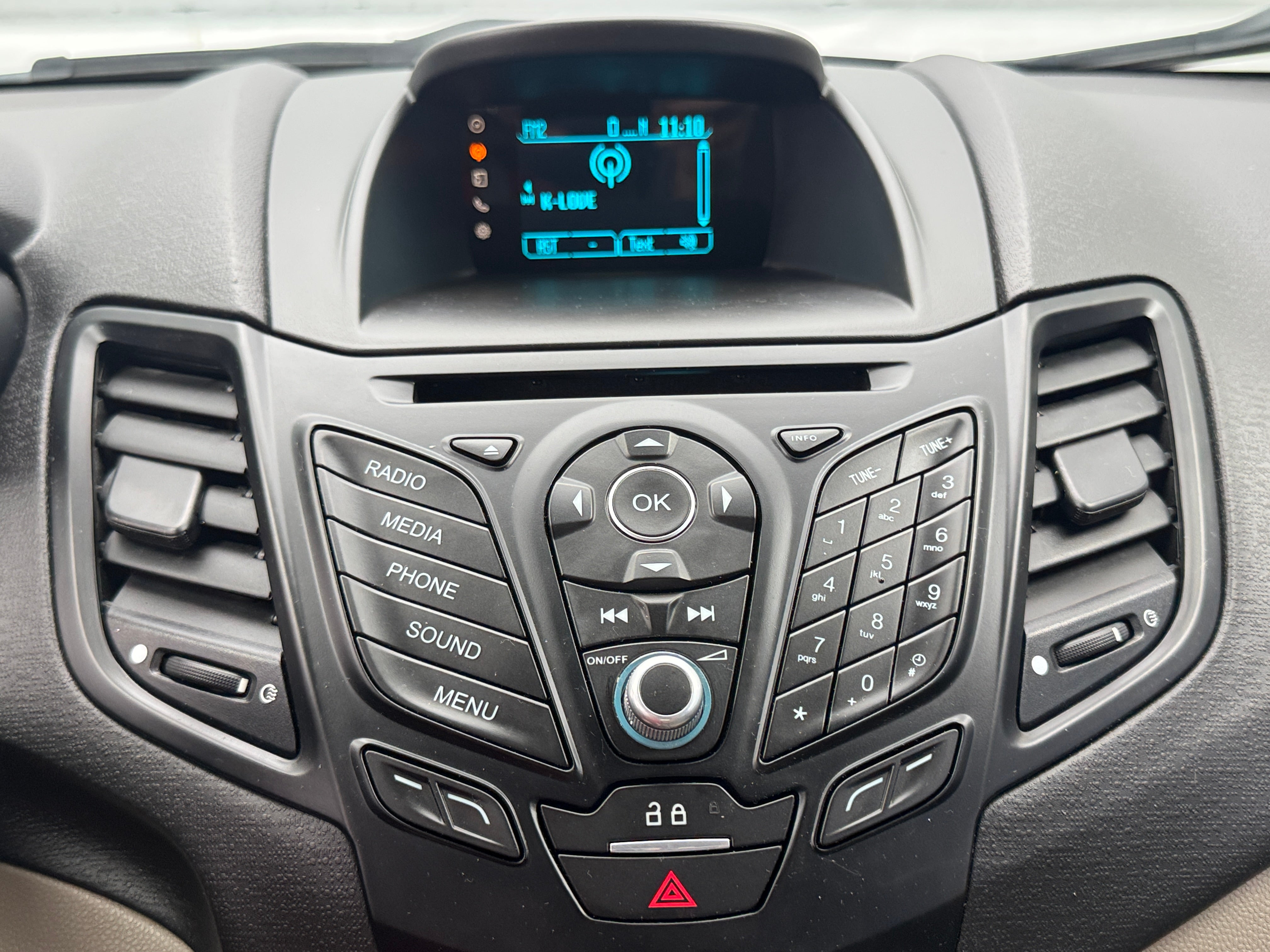 2016 Ford Fiesta SE 4