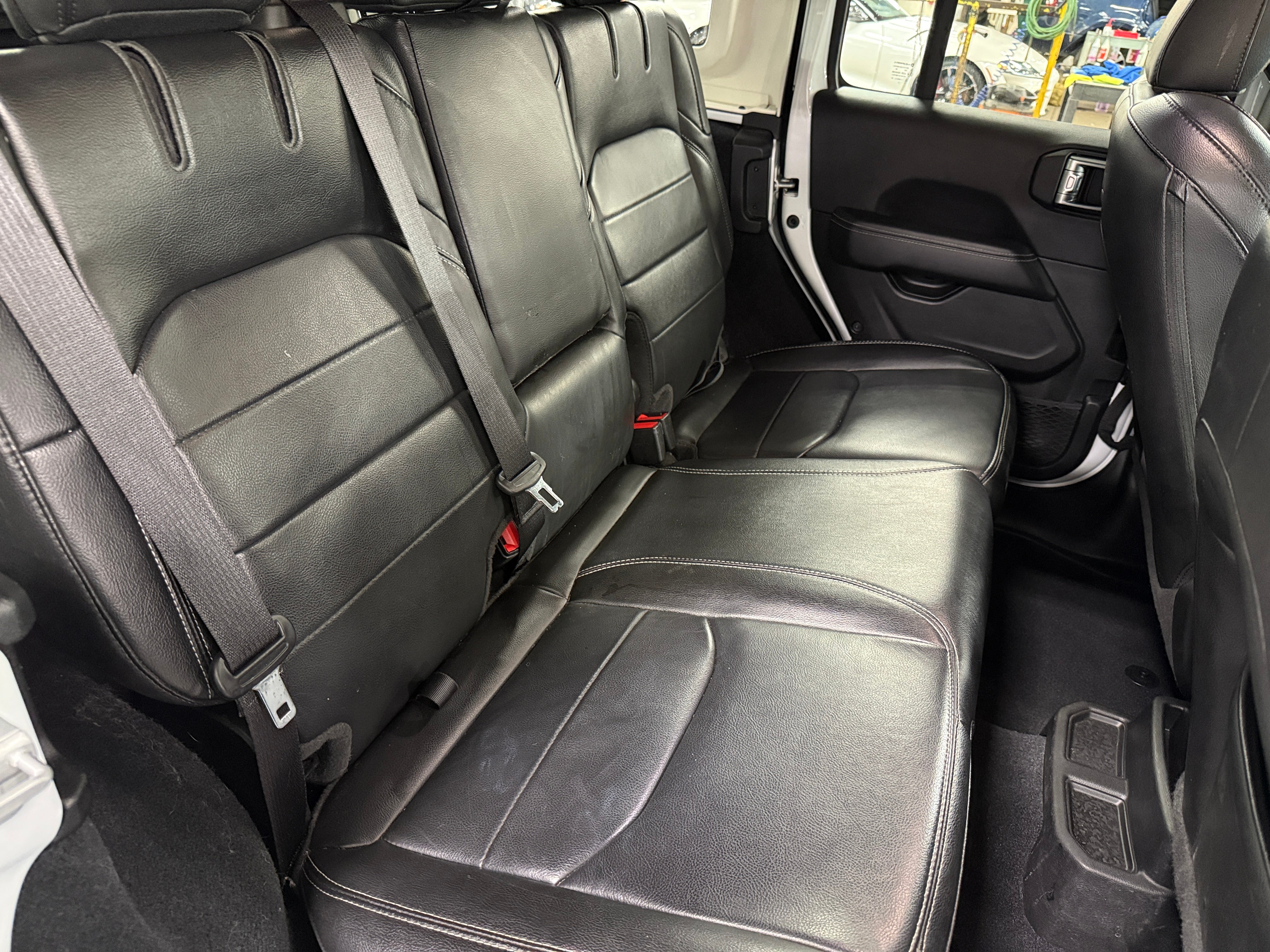 2022 Jeep Wrangler Unlimited Sahara 4xe 5