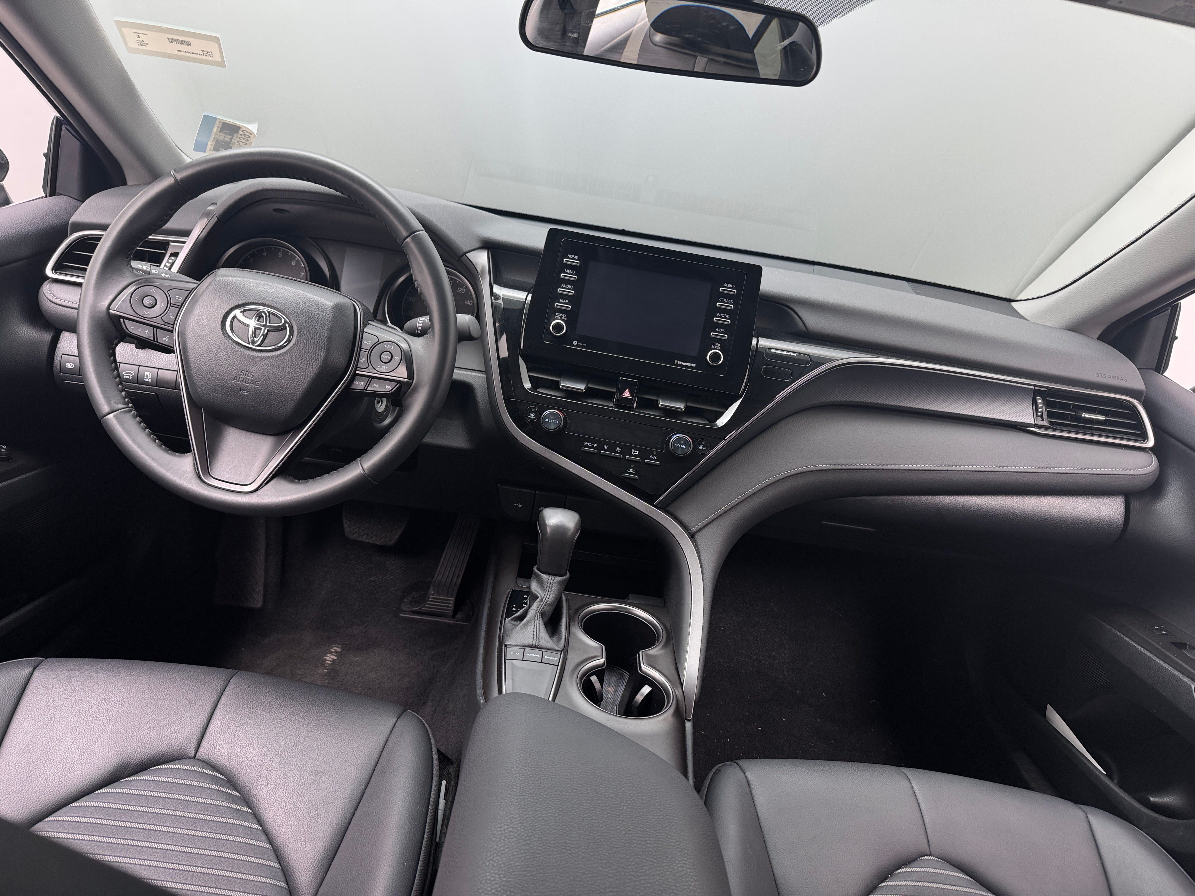 2024 Toyota Camry SE 3