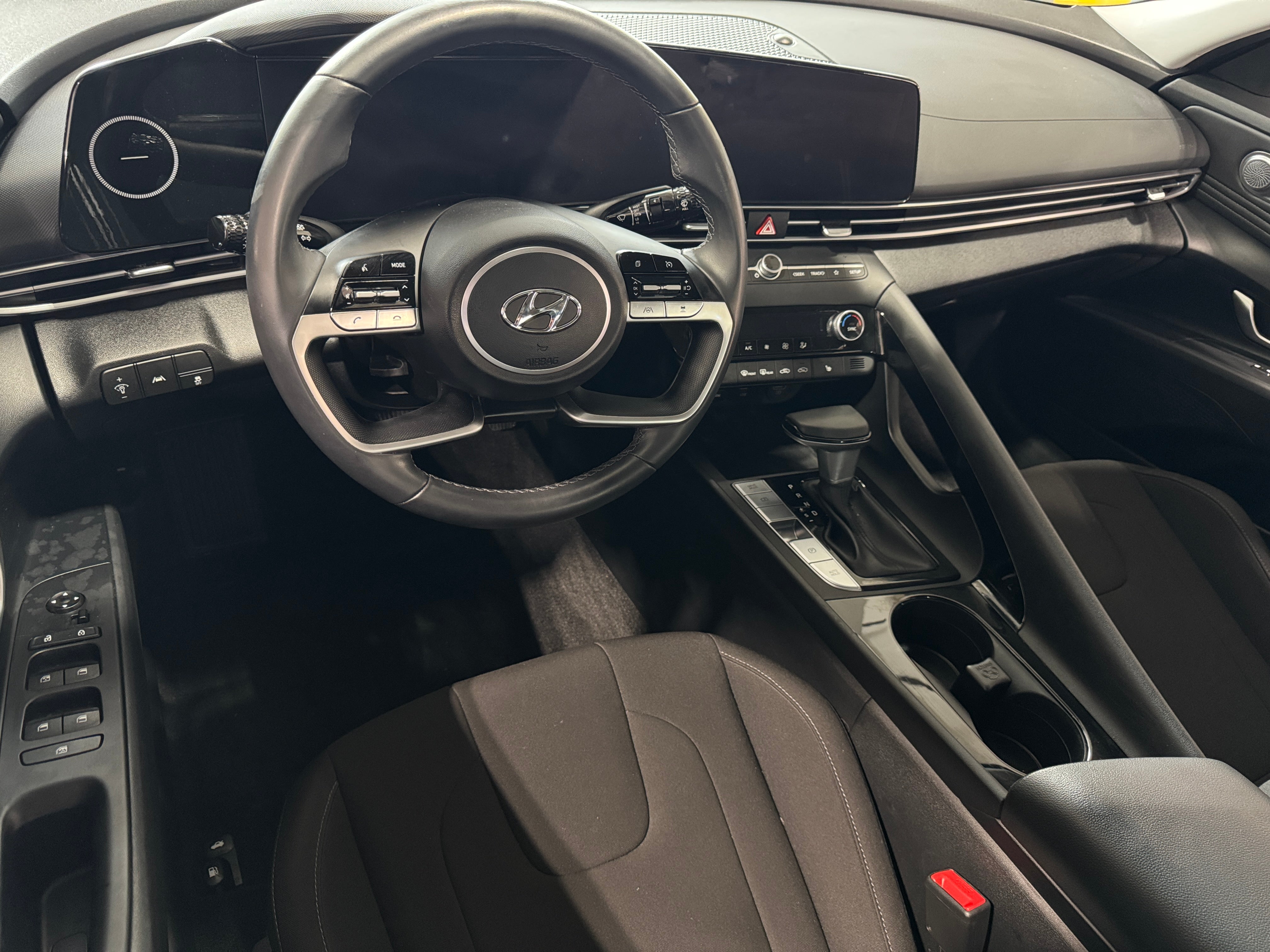 2023 Hyundai Elantra SEL 3