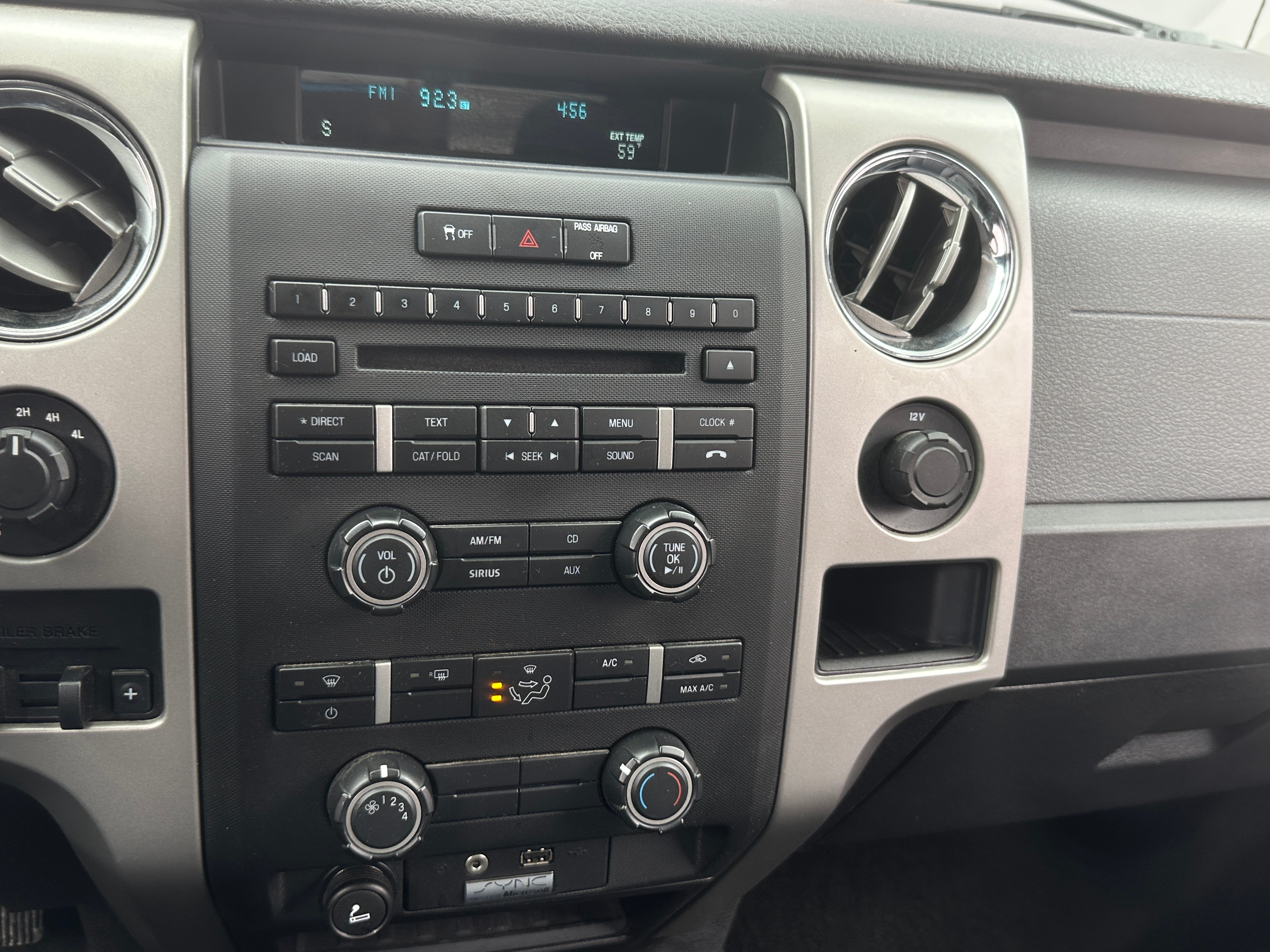2011 Ford Econoline E-150 4