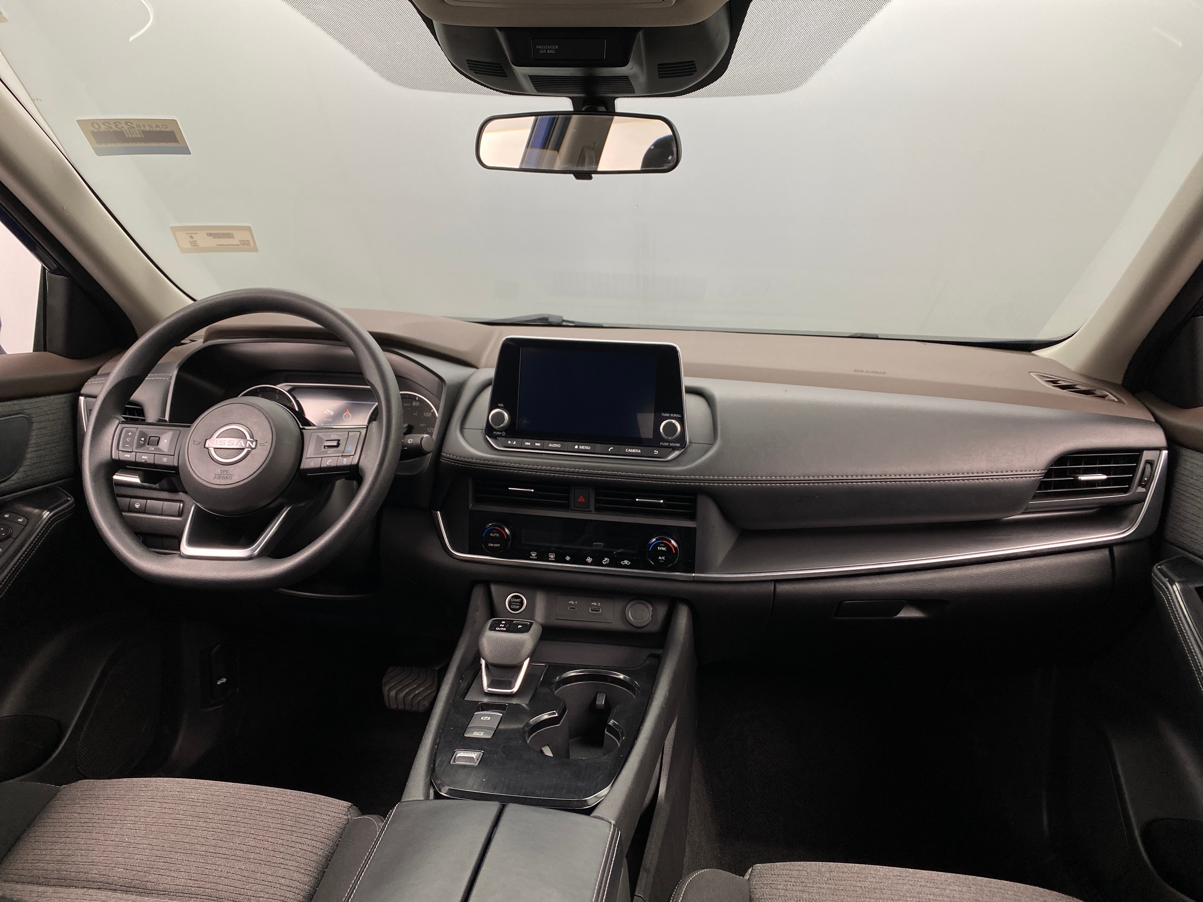 2023 Nissan Rogue SV 3