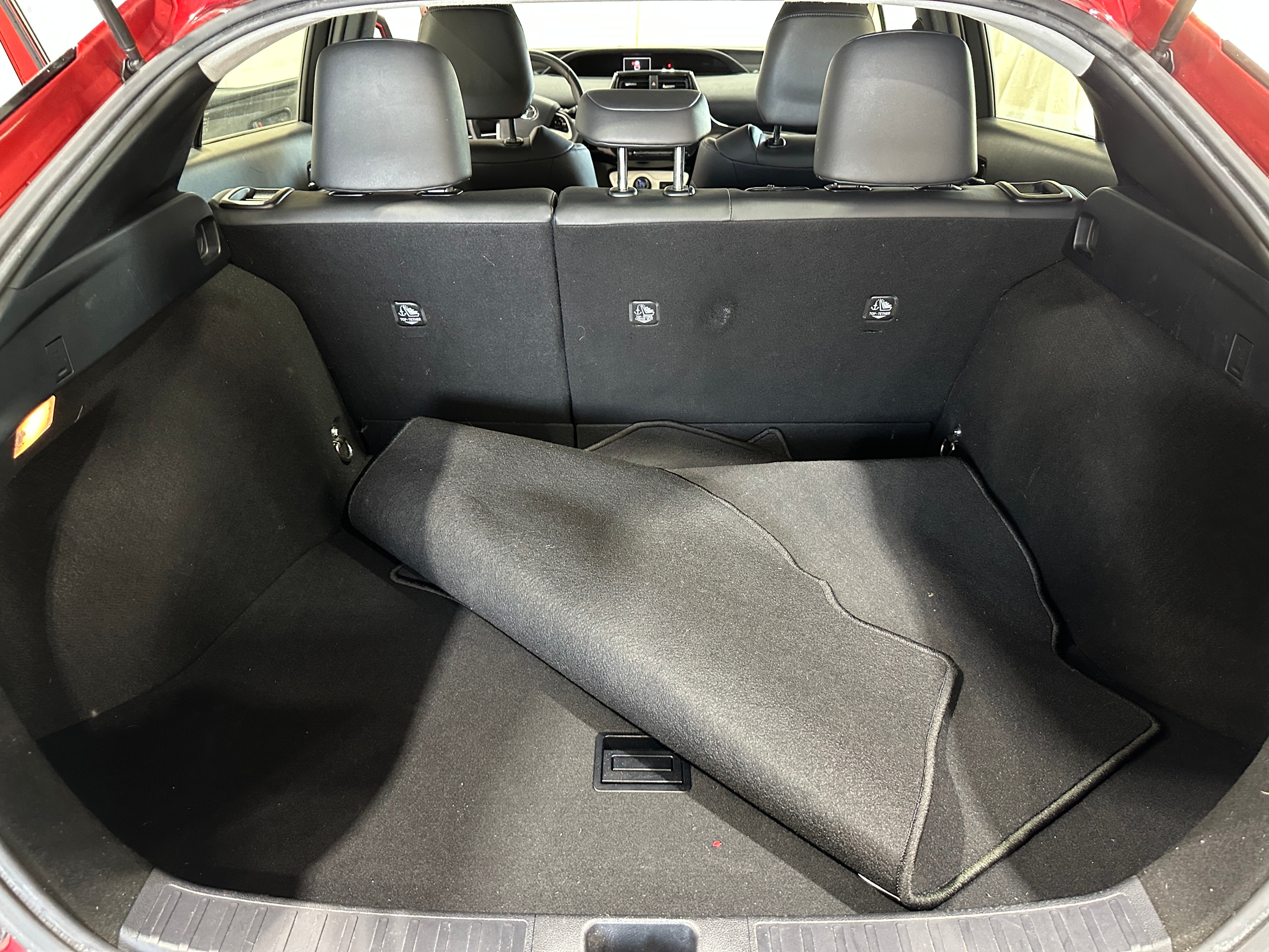 2016 Toyota Prius Four Touring 6