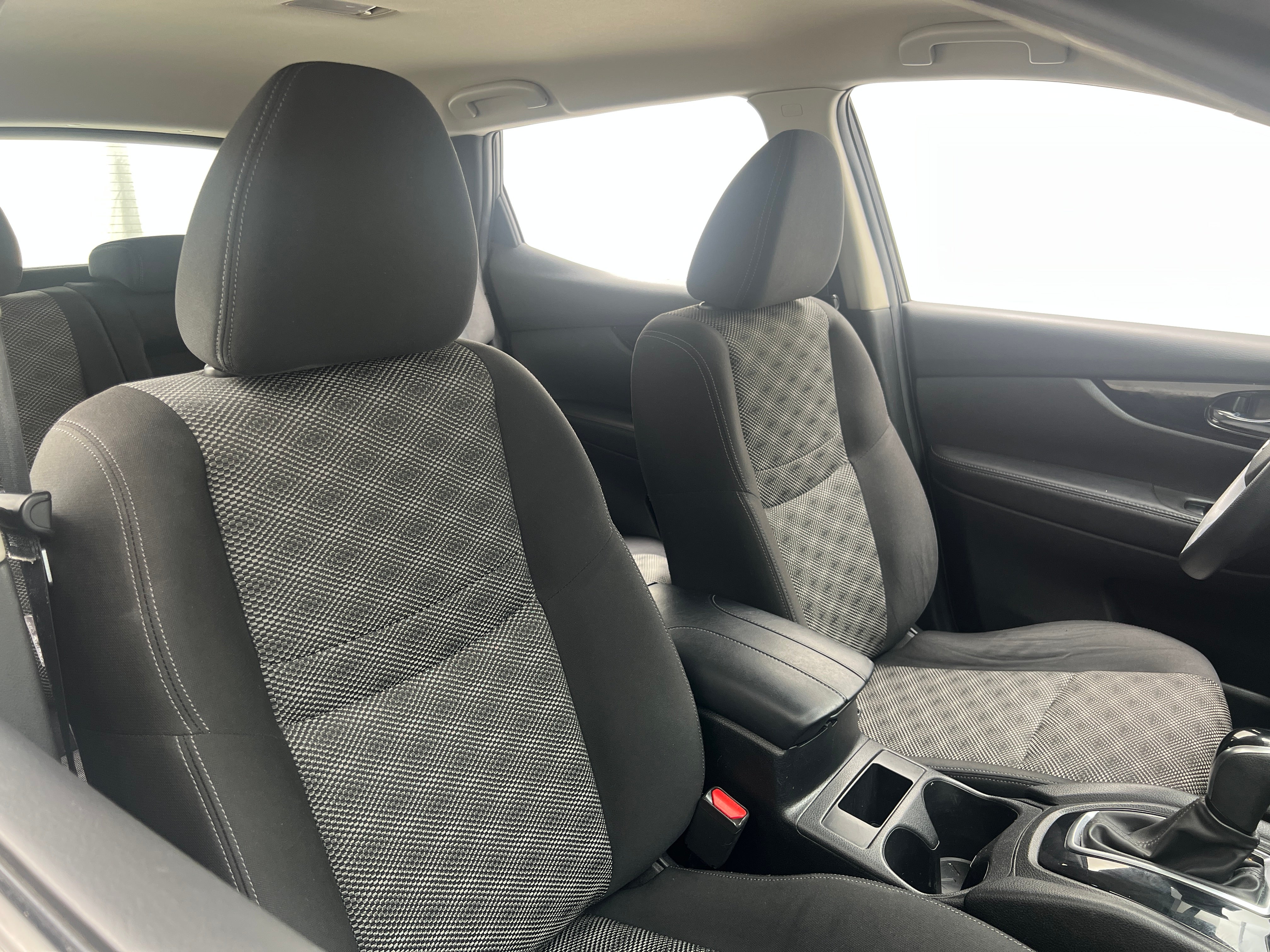 2020 Nissan Rogue Sport SV 2