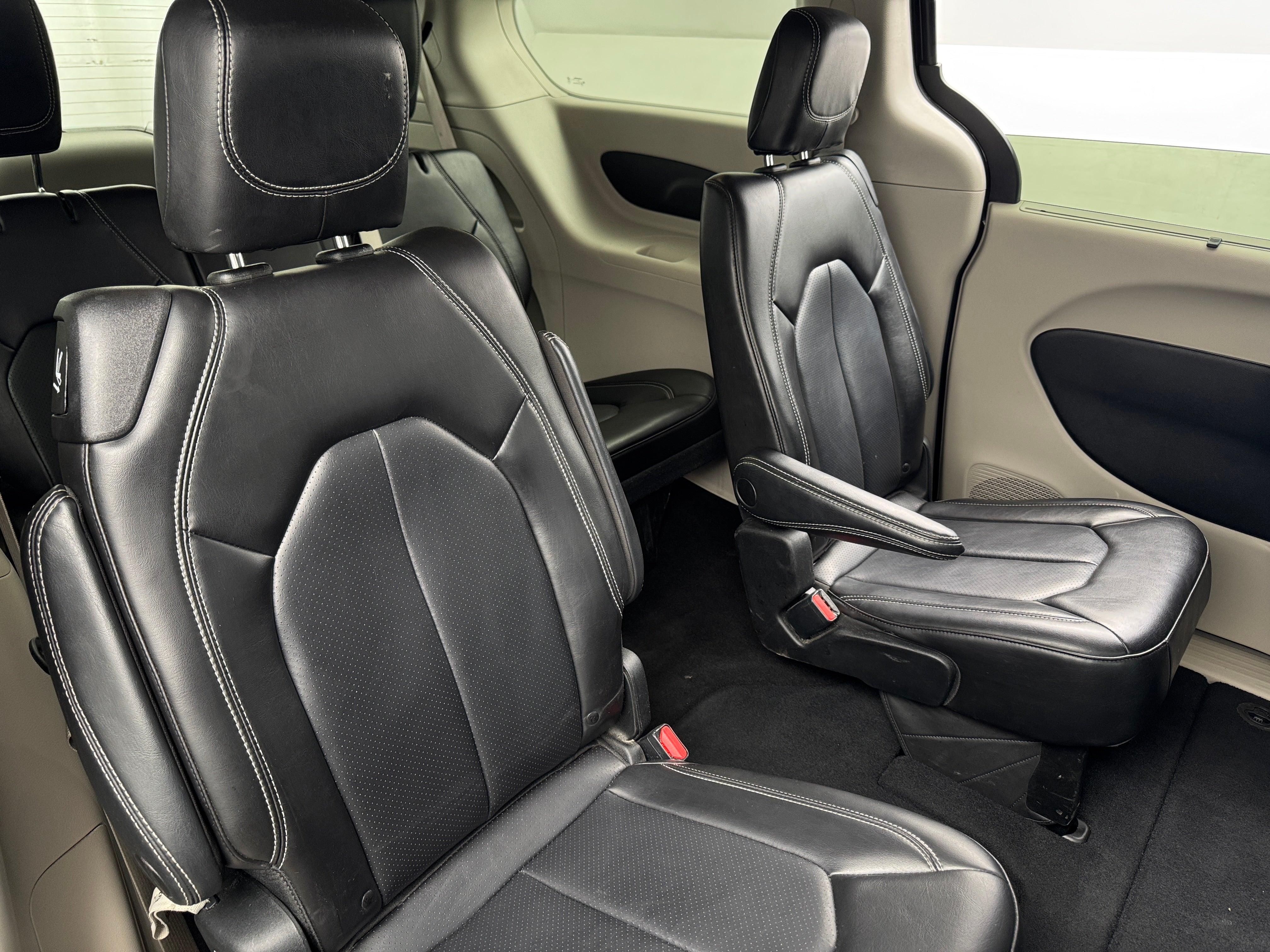 2023 Chrysler Pacifica Touring L 5
