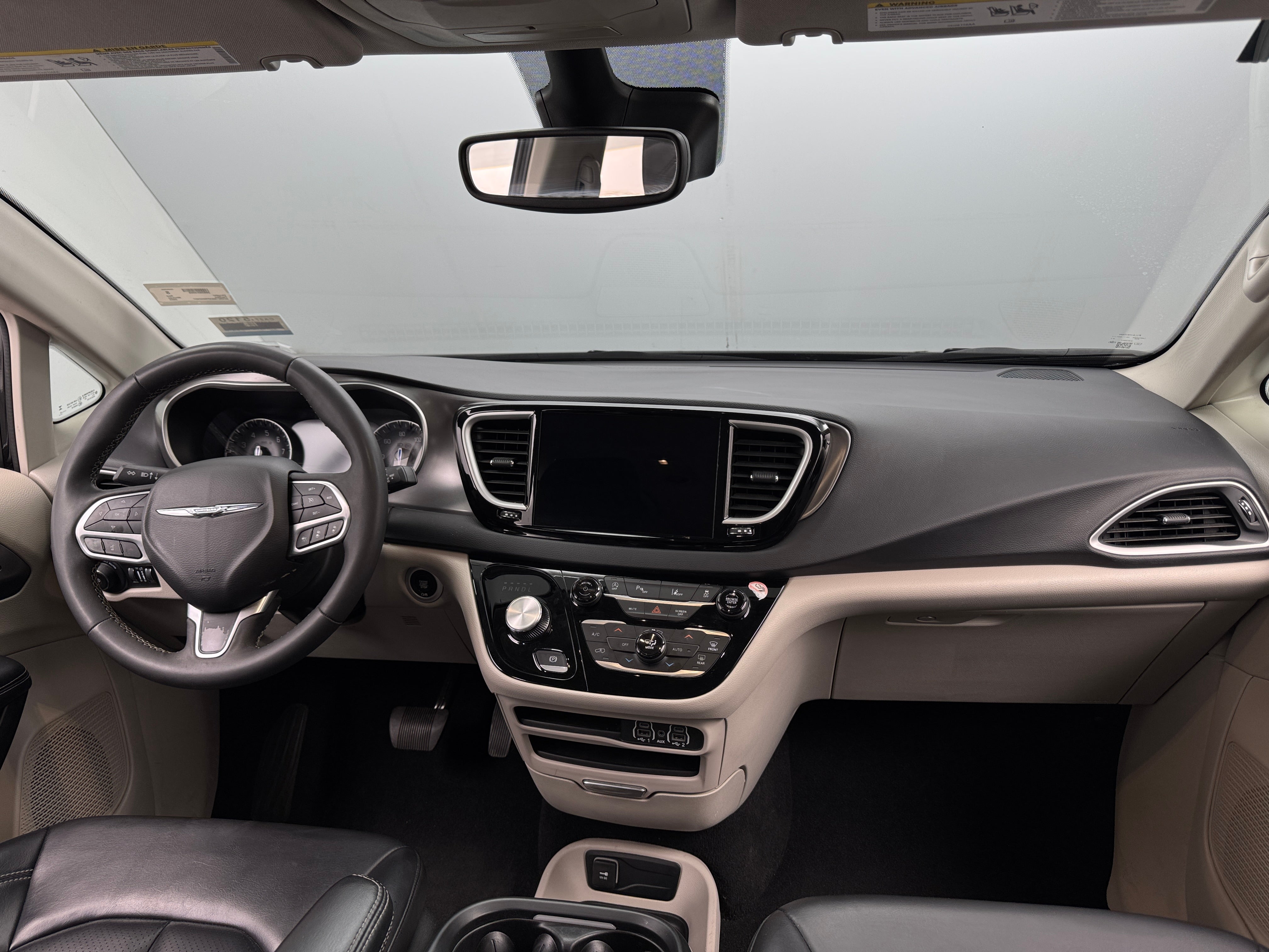 2023 Chrysler Pacifica Touring L 2