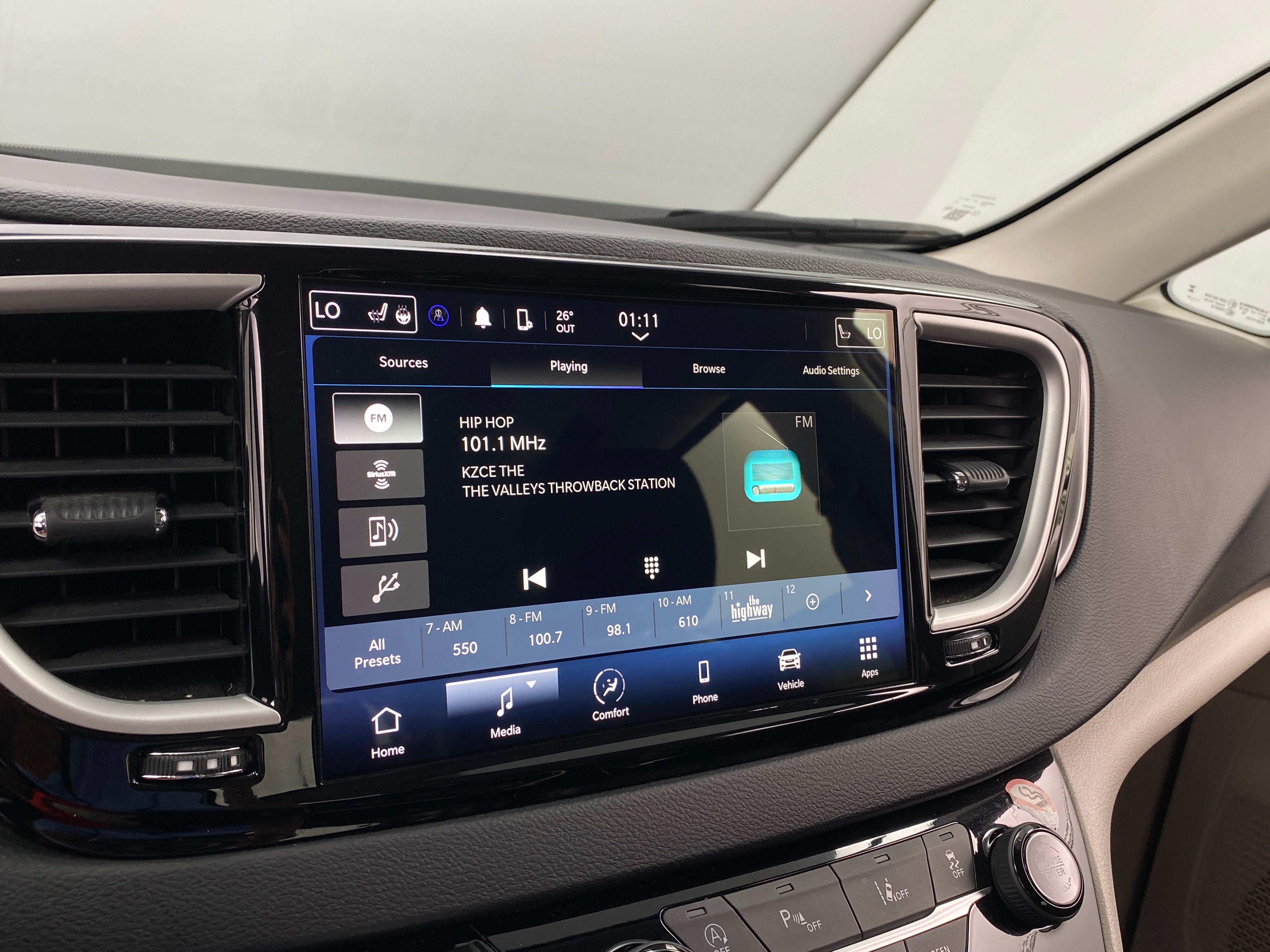 2023 Chrysler Pacifica Touring L 3
