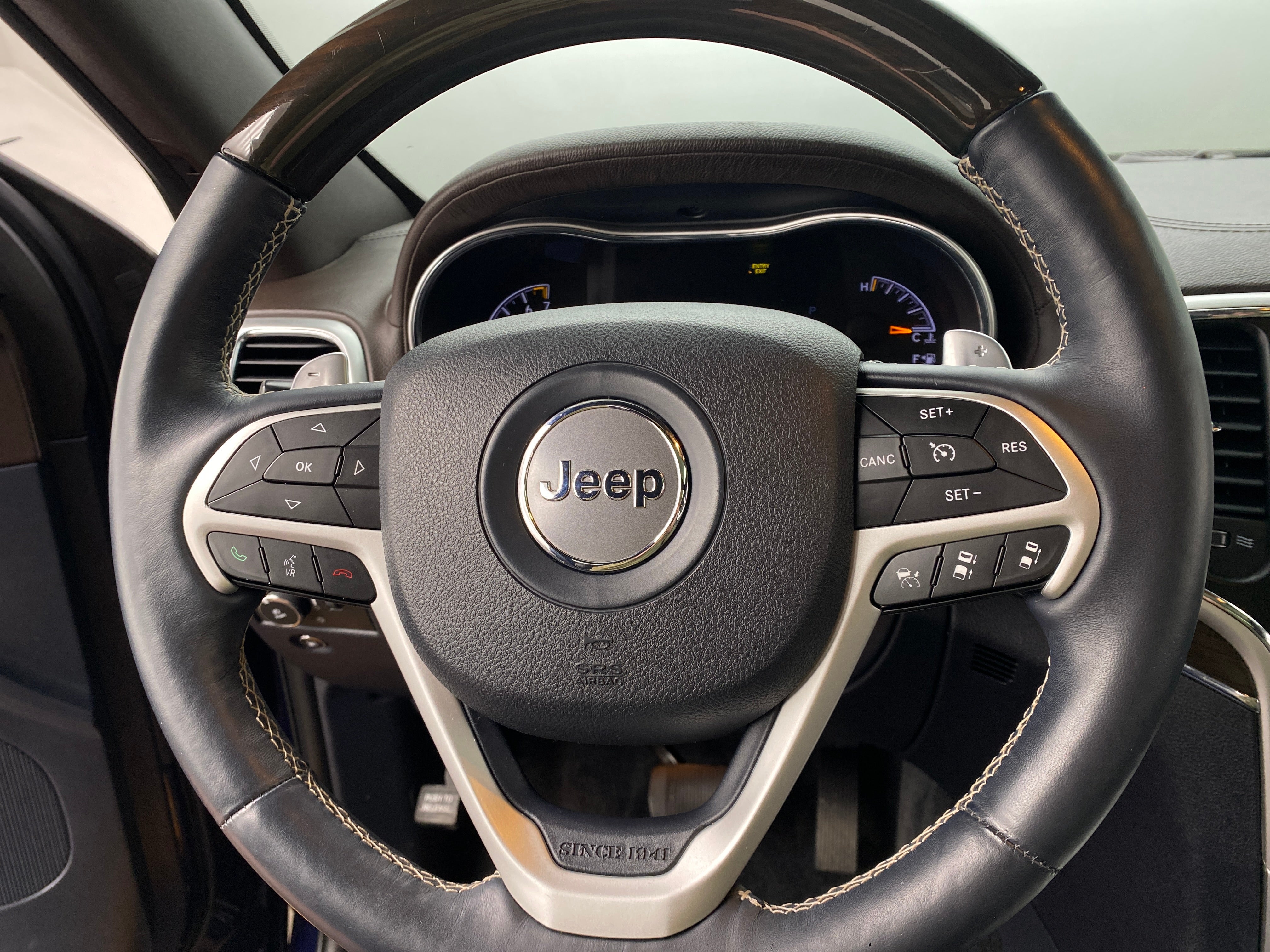 2015 Jeep Grand Cherokee Overland 4
