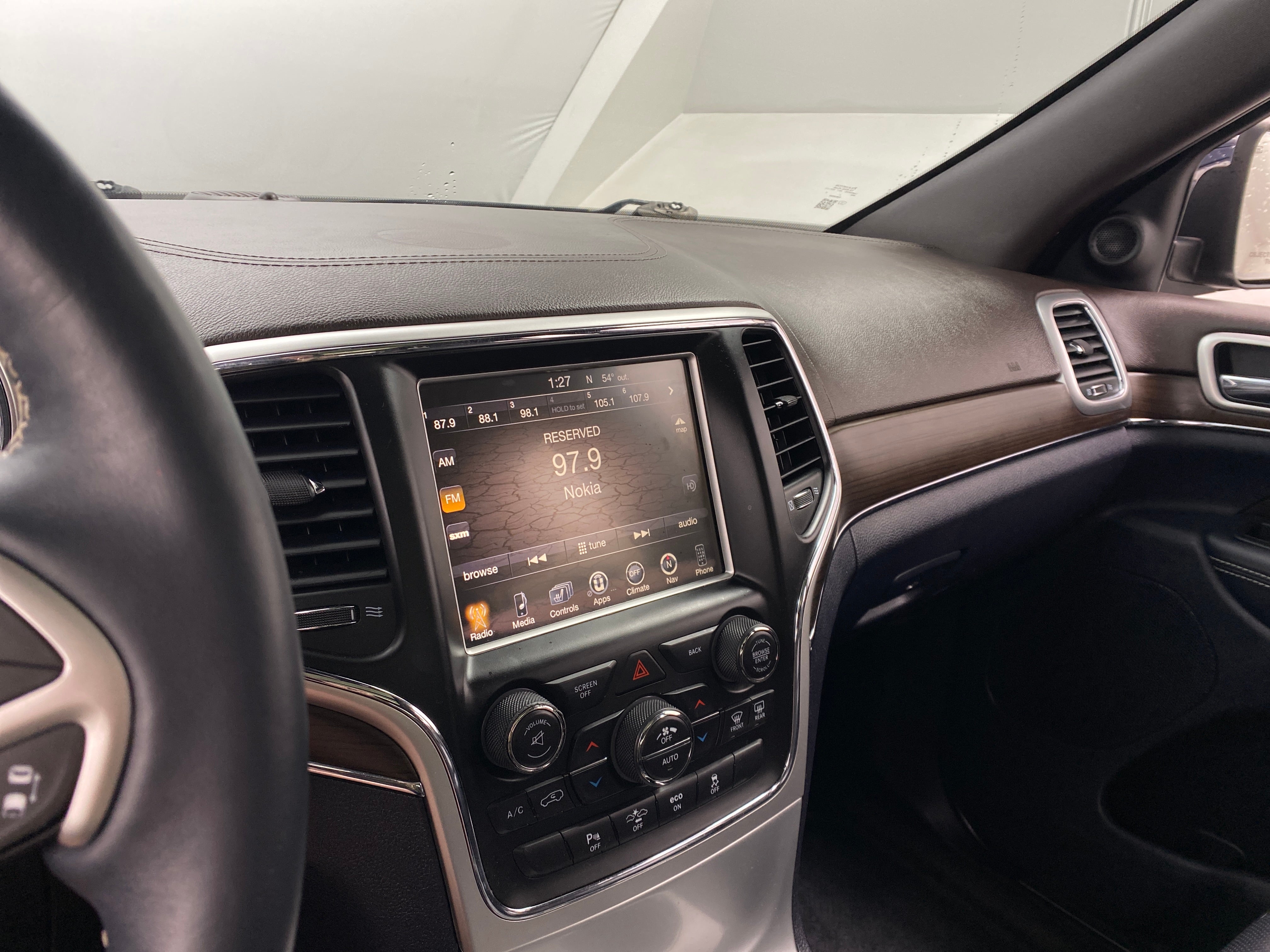 2015 Jeep Grand Cherokee Overland 3