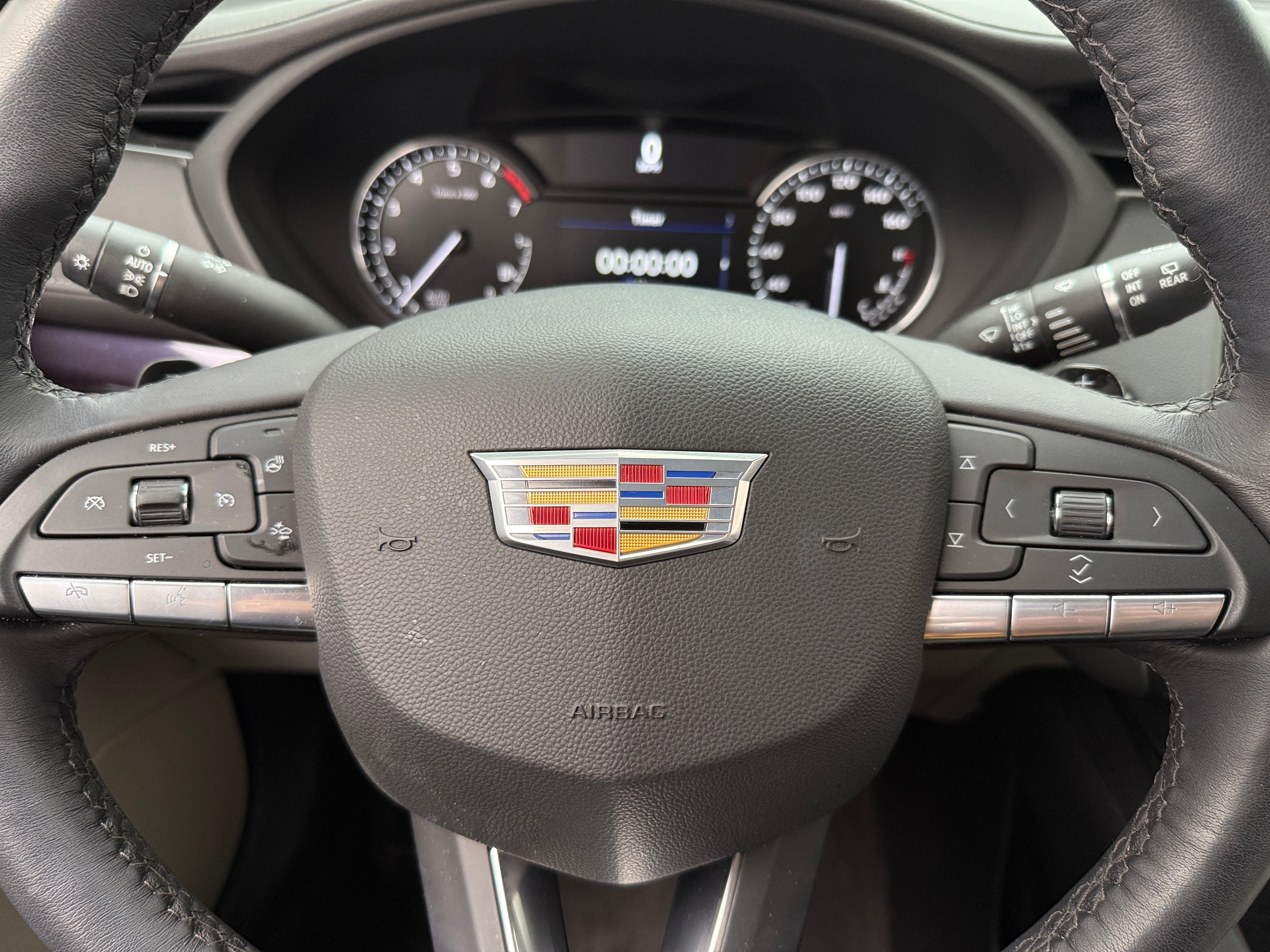 2022 Cadillac XT4 Luxury 5