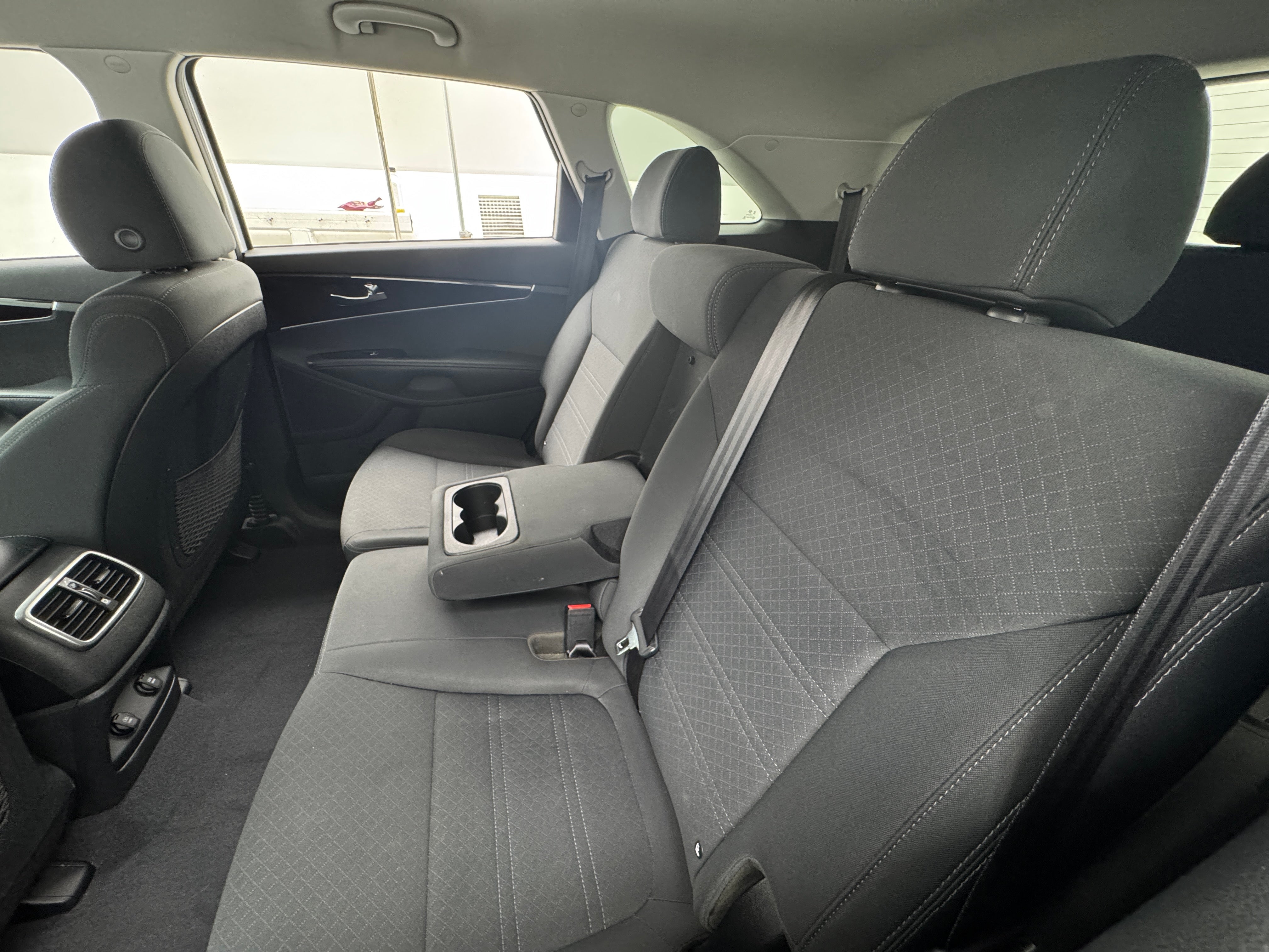 2020 Kia Sorento S 6