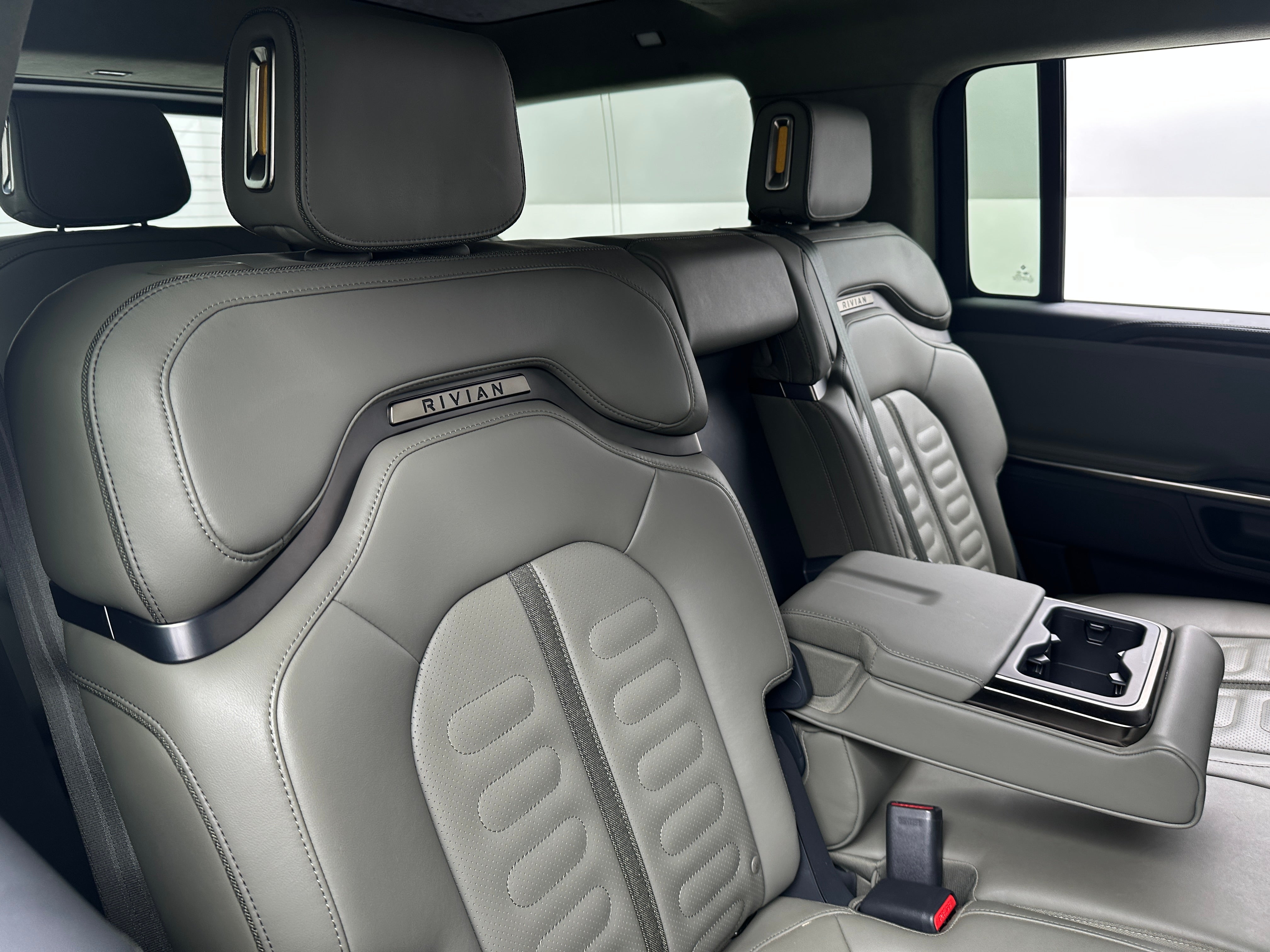 2022 Rivian R1S Launch Edition 5