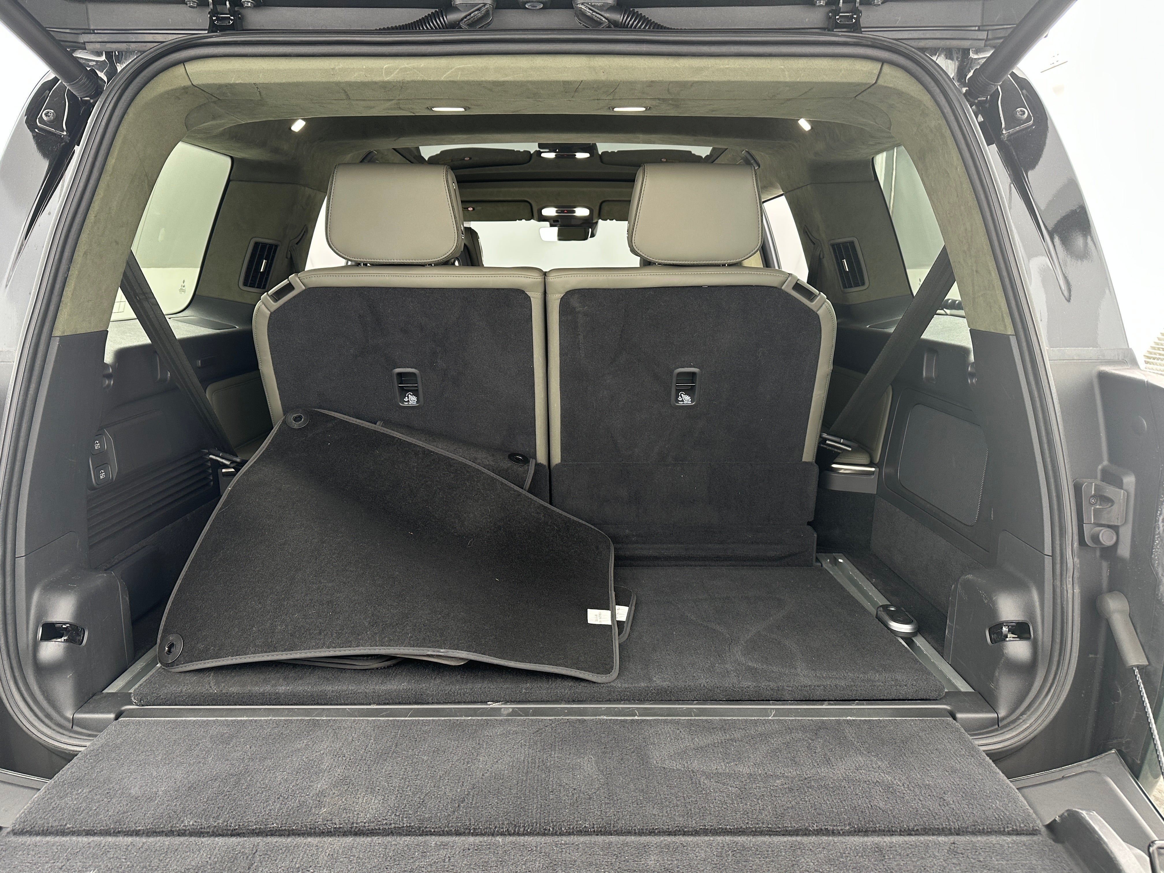 2022 Rivian R1S Launch Edition 6