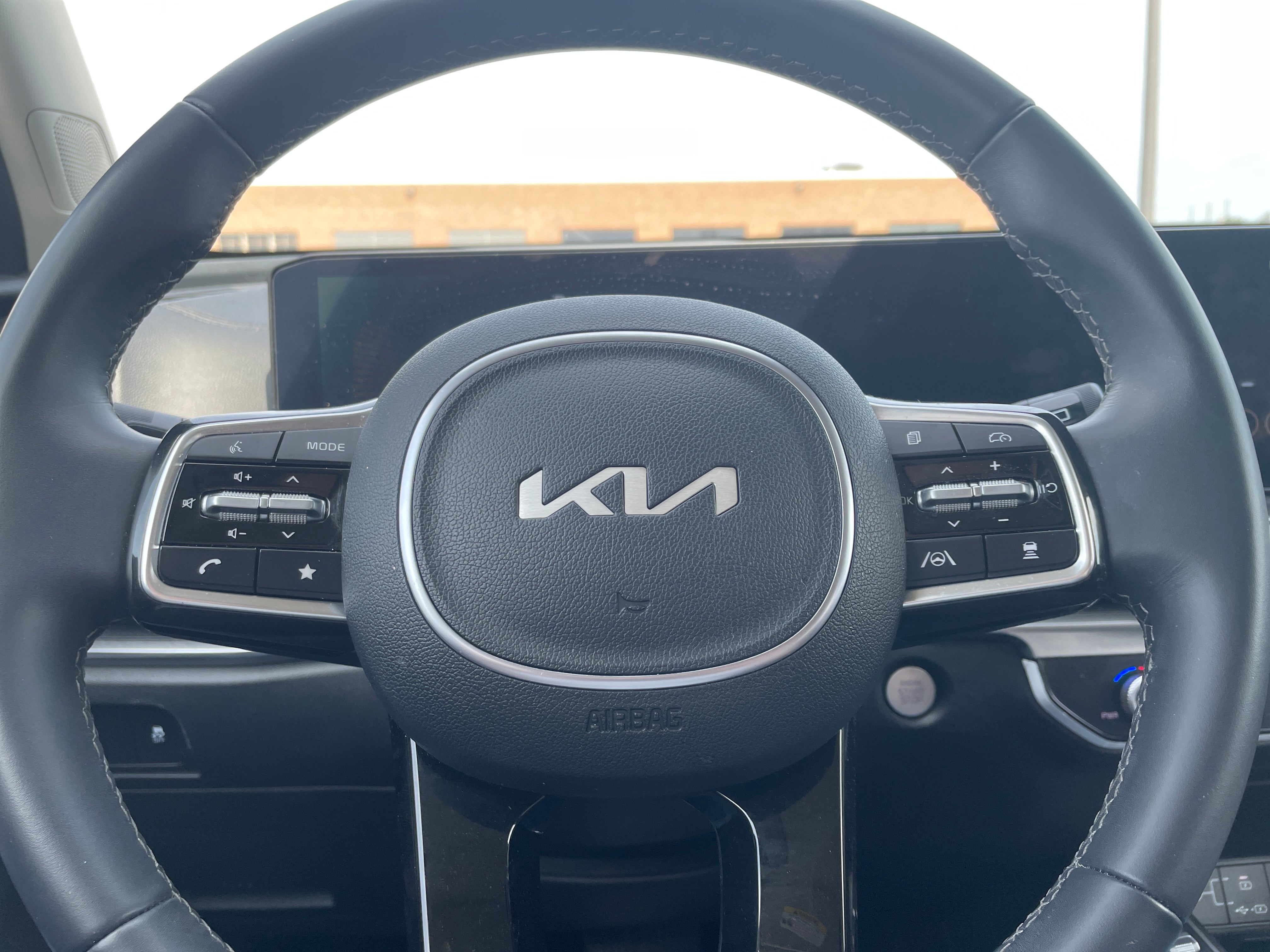 2024 Kia Sorento S 5