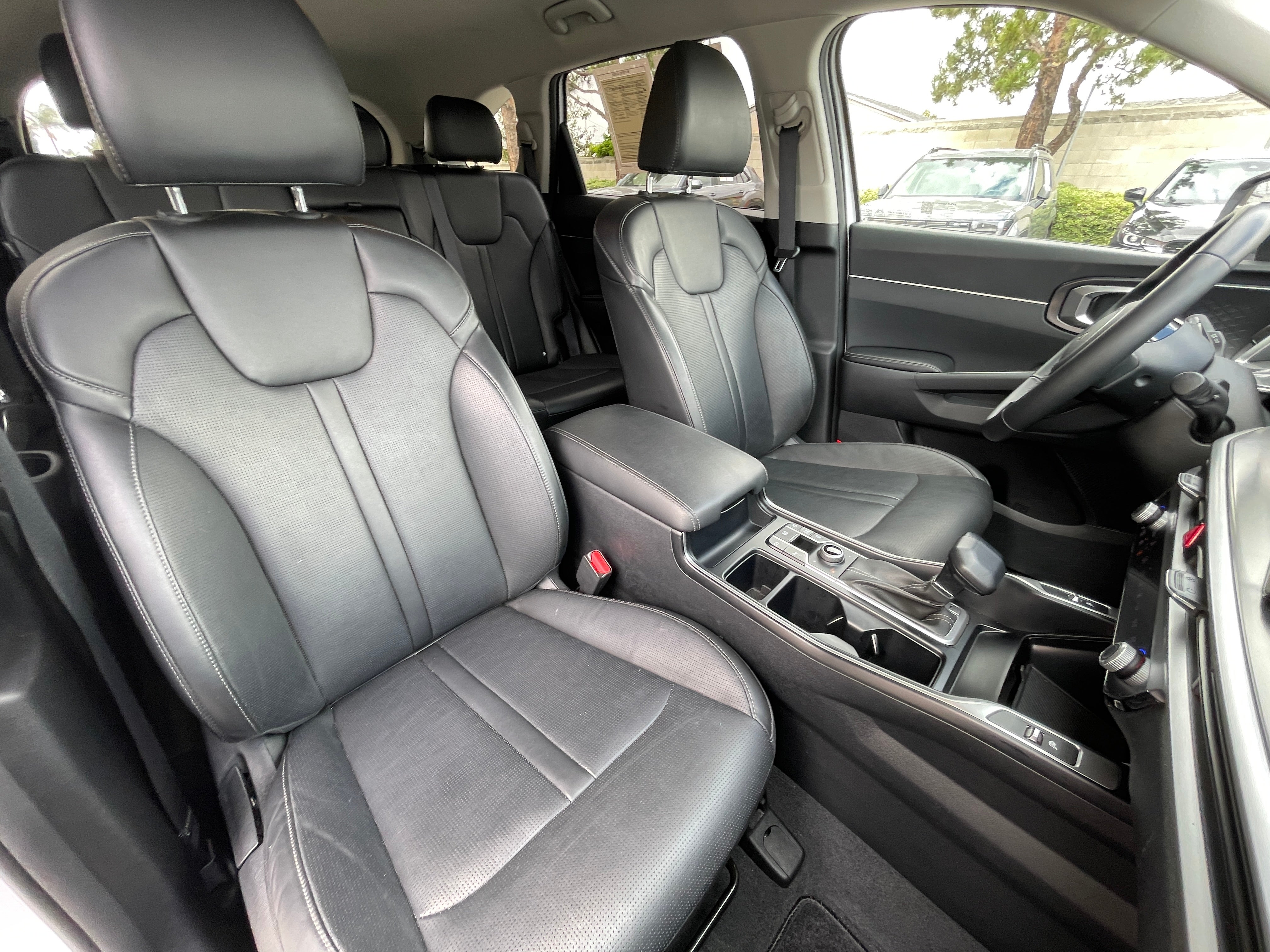2024 Kia Sorento S 2