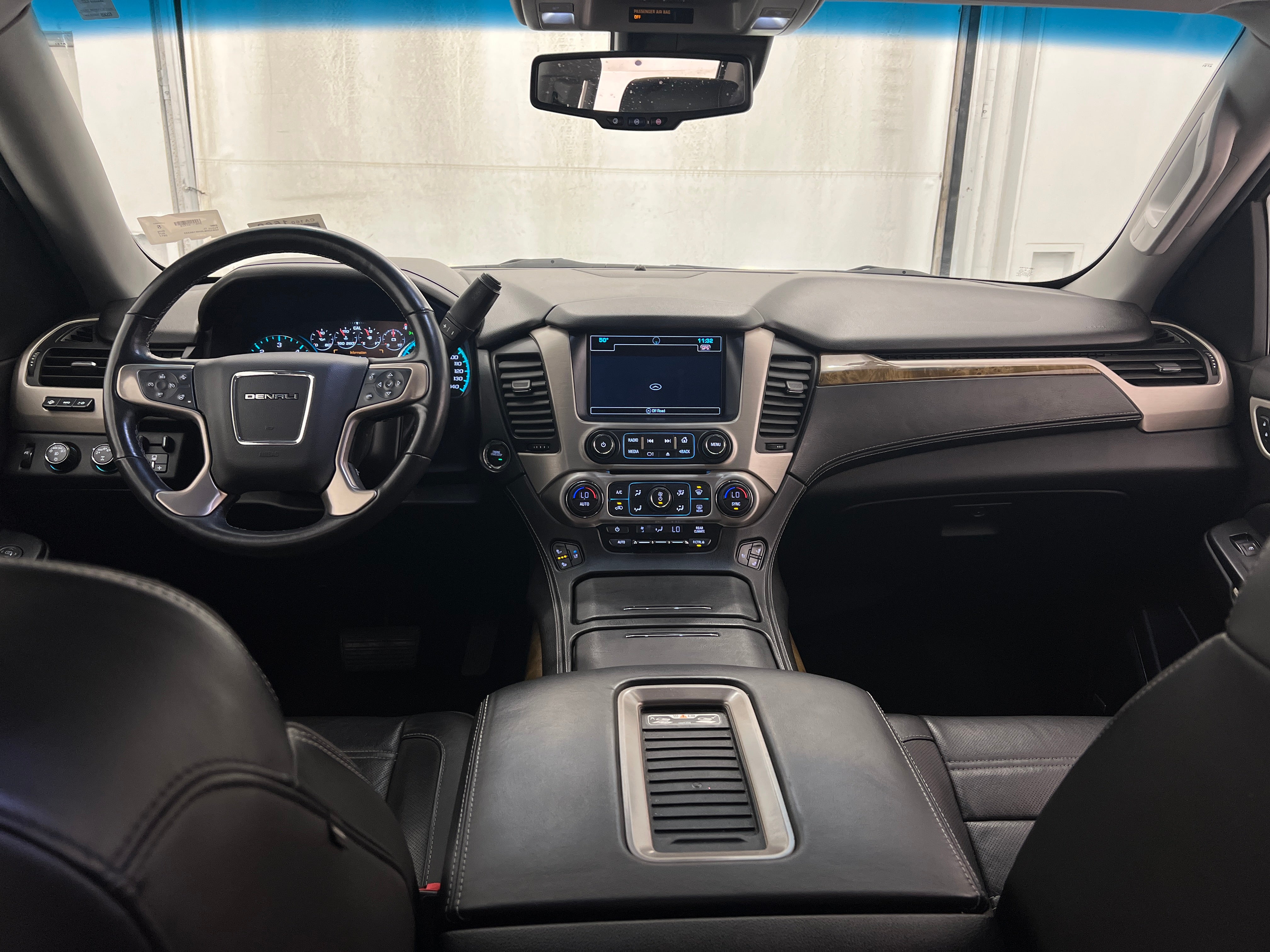 2017 GMC Yukon XL Denali 2